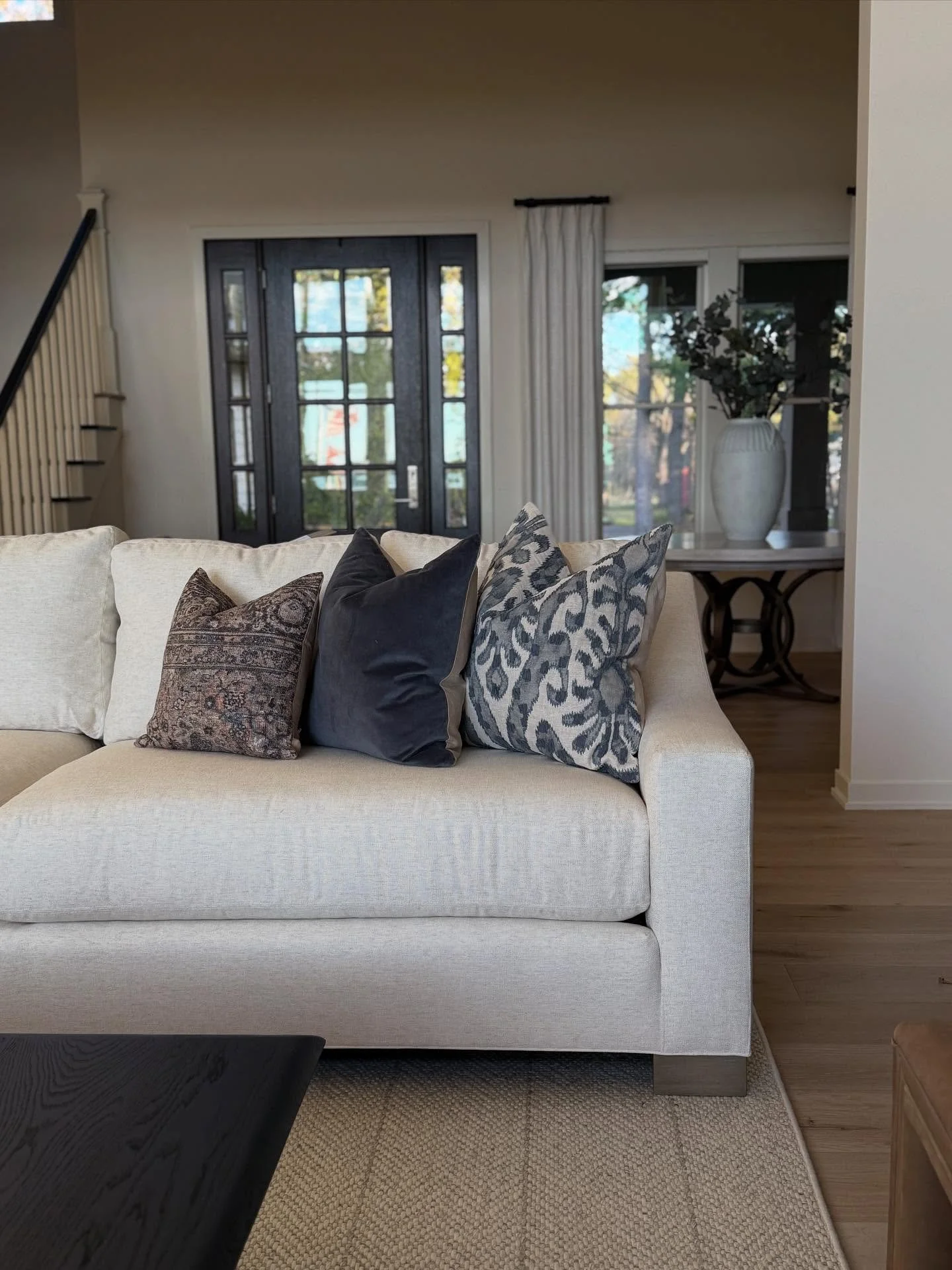 No tricks, just treats. Sneak peek from our latest install. 👻💪🏼😍
.
.
Design: @whausofdesign 
.
.
#grandrapidsinteriordesign #grandrapidsinteriordesigner #michiganinteriordesigner #luxuryinteriordesign #customhome #lakehousedesign #waterfrontlivin