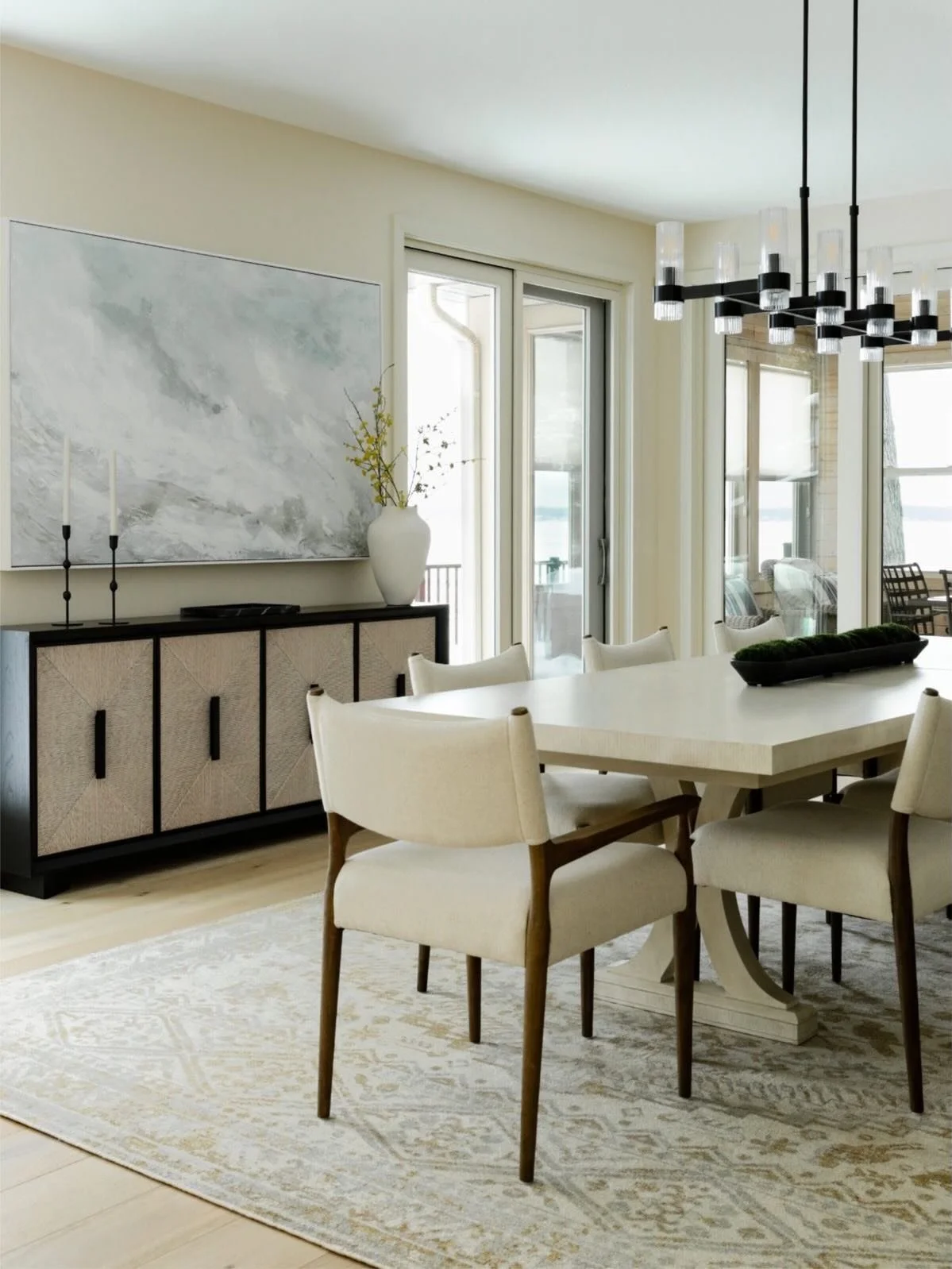 Happy Friday! Let the weekend entertaining begin 🍸
. 
Swipe to see the before of this dining room ➡️
.
Full gallery of our newly completed Austin Lake Modern Refresh project on our website!
.
.
Have a project in mind? We are booking for 2026 and wou