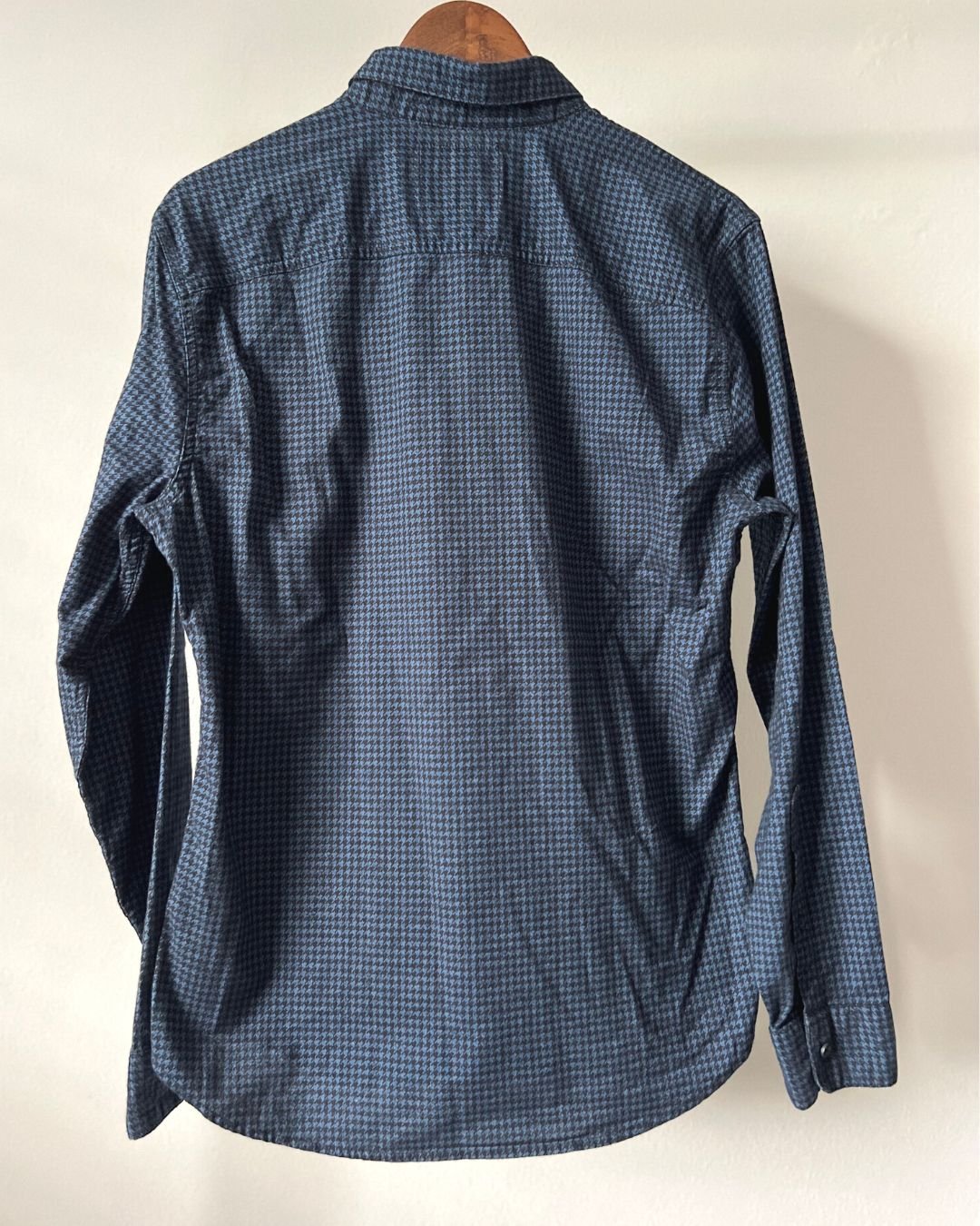 hollister-houndstooth-muscle-longsleeve-2.jpg