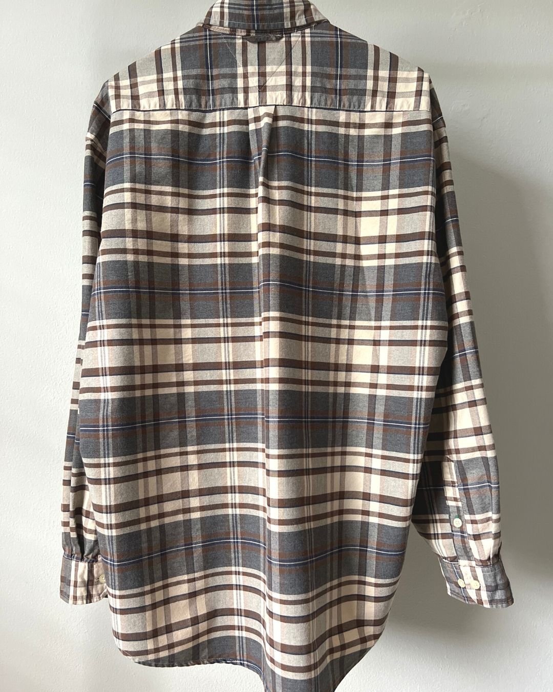 tommy-hilfiger-netral-longsleeve-2.jpg
