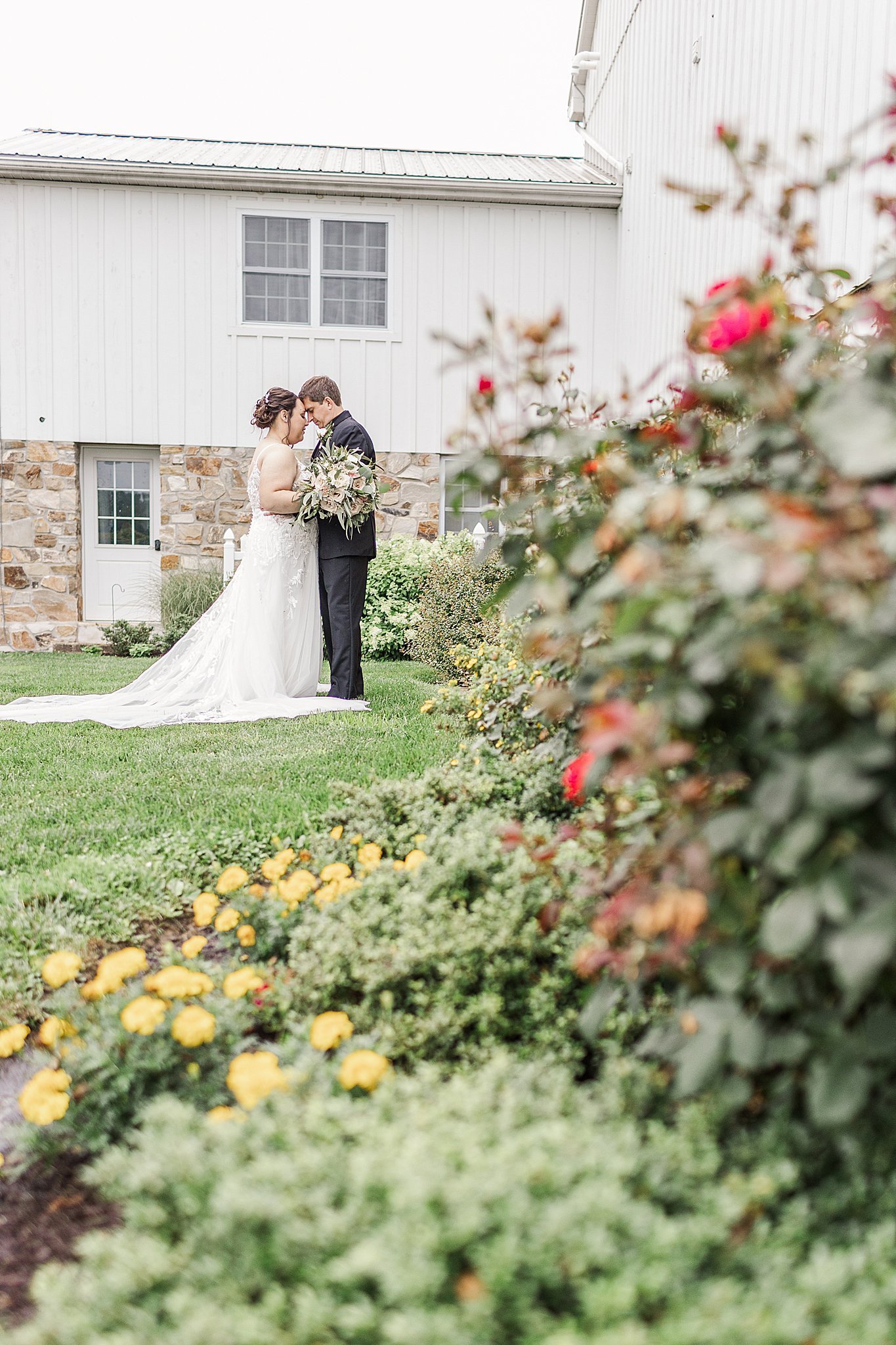 The Barn at Stoneybrooke Summer outdoor Rainy Wedding Photography_5214.jpg