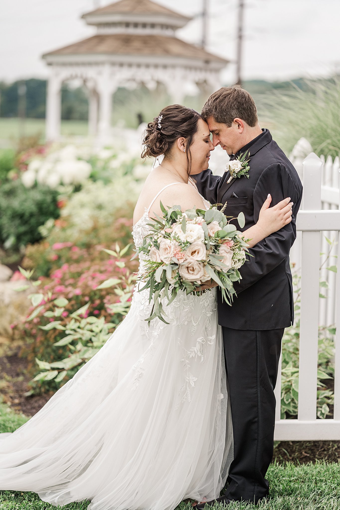 The Barn at Stoneybrooke Summer outdoor Rainy Wedding Photography_5207.jpg