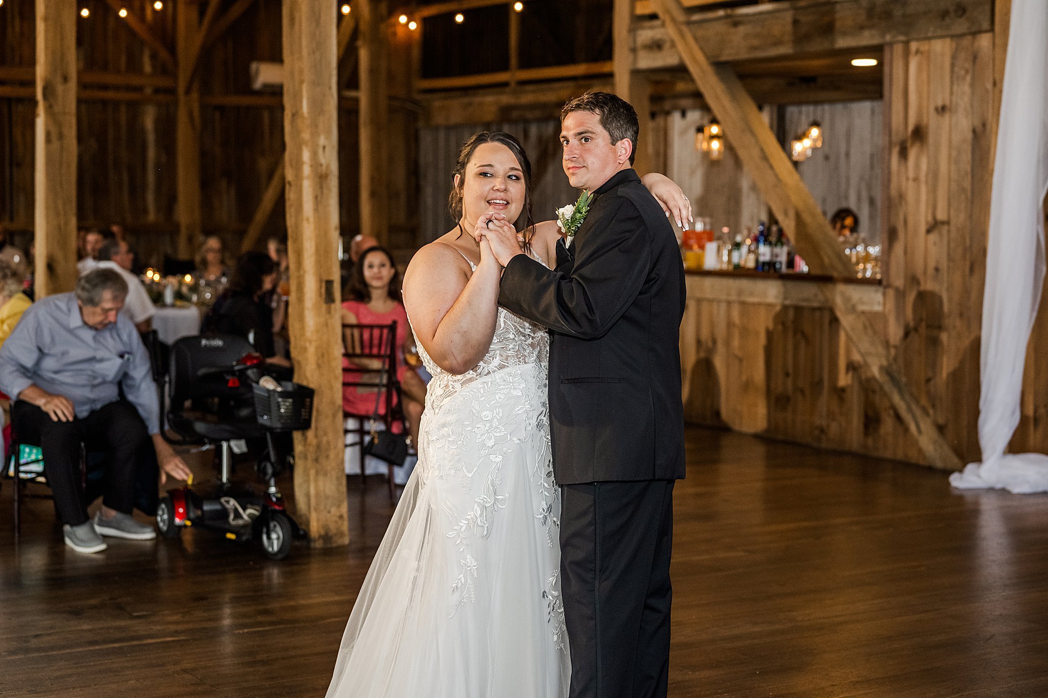 The Barn at Stoneybrooke Summer outdoor Rainy Wedding Photography_5249.jpg