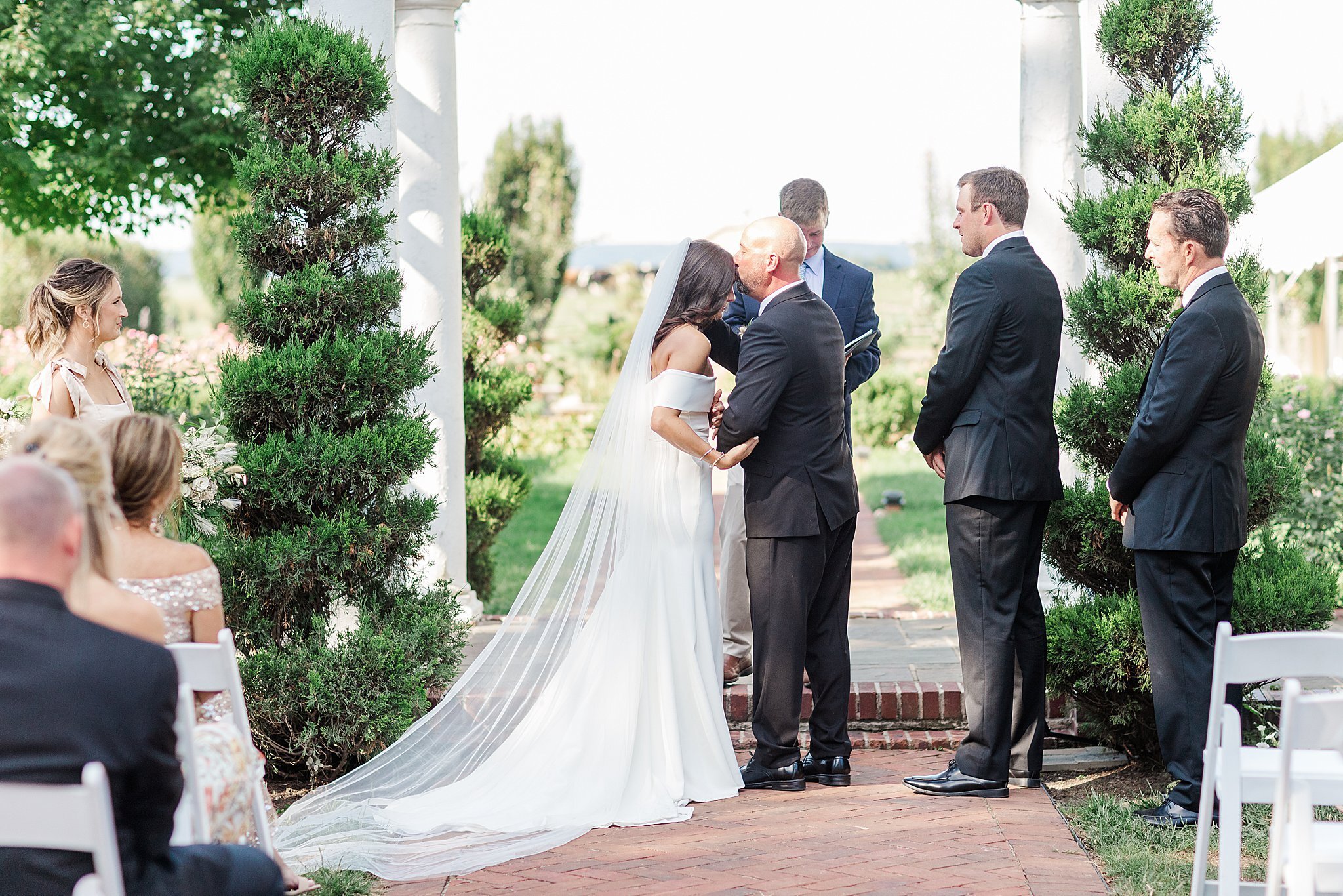 White Chimneys Lancaster Pa Summer Wedding Photography_3158.jpg