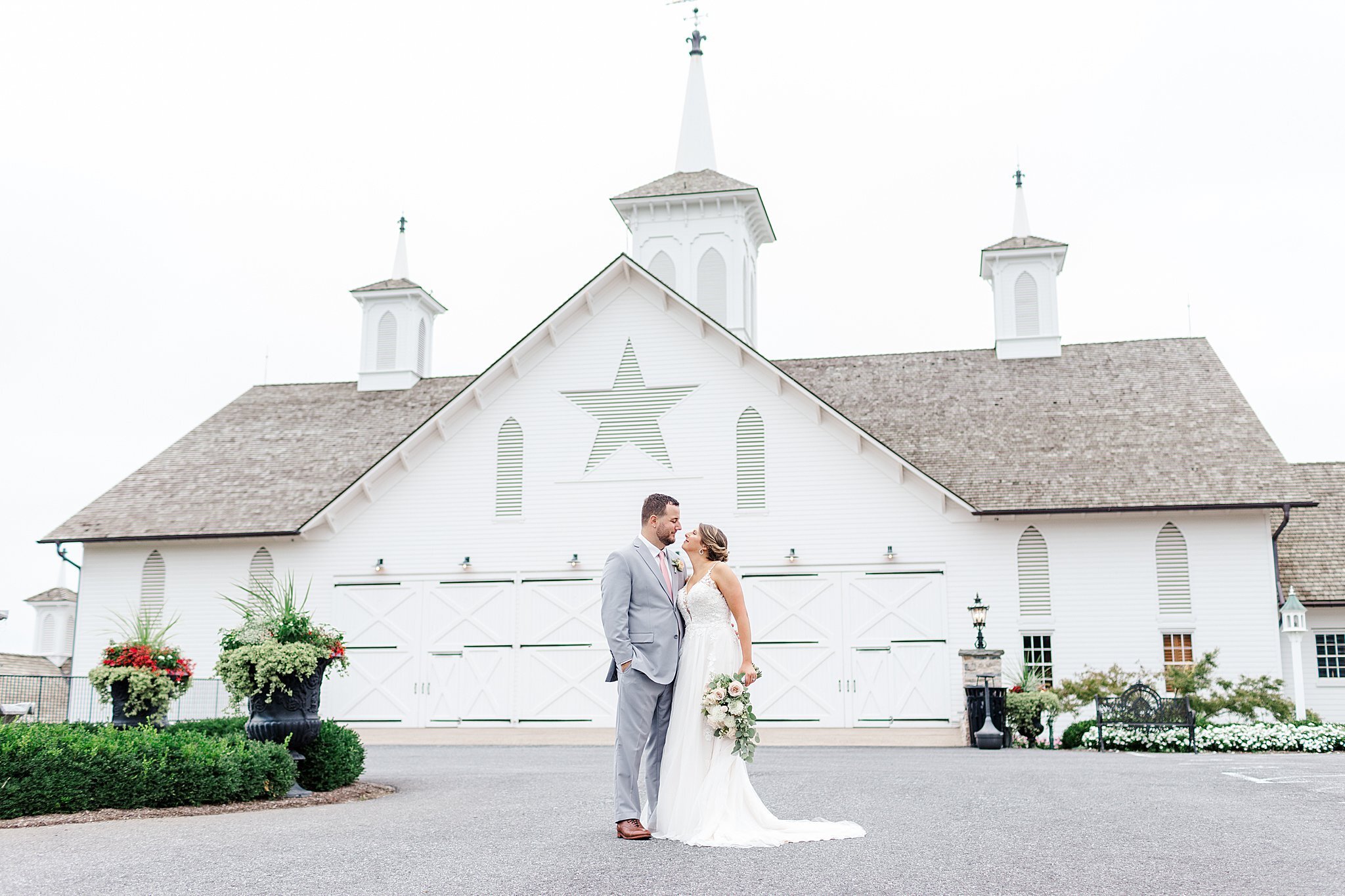 The Star Barn Elizabethtown PA Luxury Summer Wedding Photography_3051.jpg