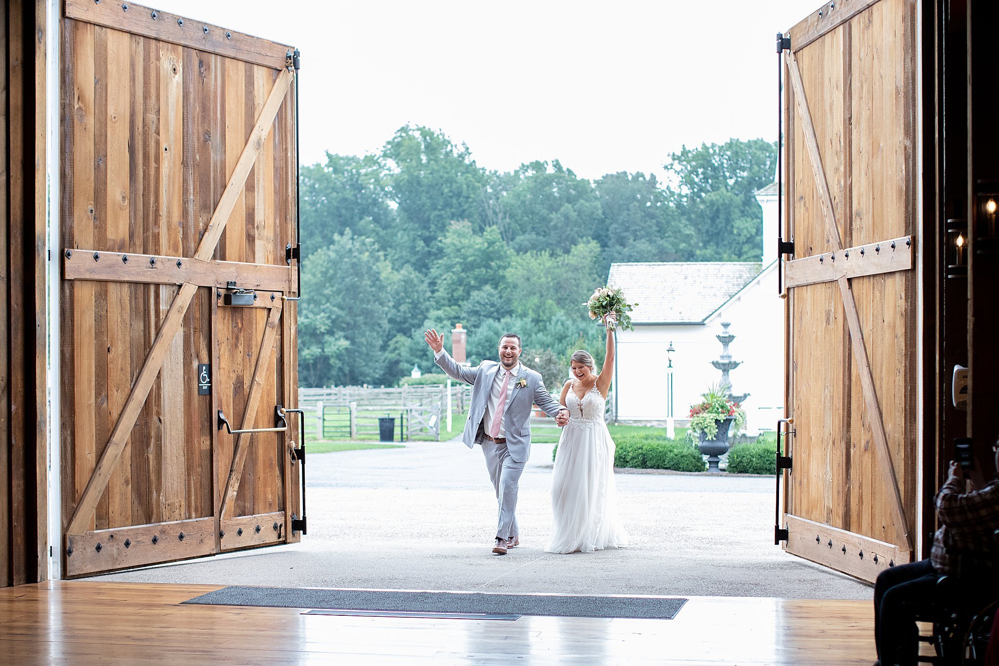 The Star Barn Elizabethtown PA Luxury Summer Wedding Photography_3078.jpg