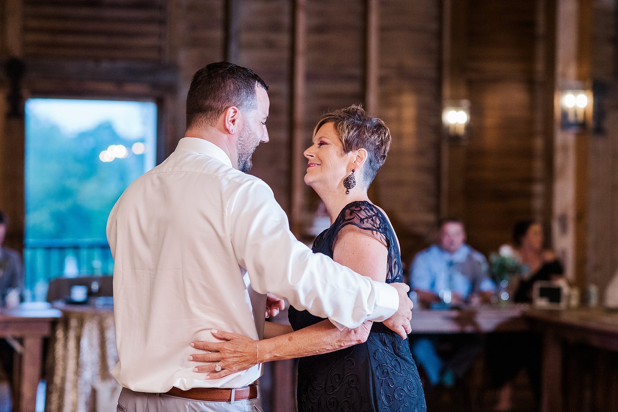 The Star Barn Elizabethtown PA Luxury Summer Wedding Photography_3053.jpg