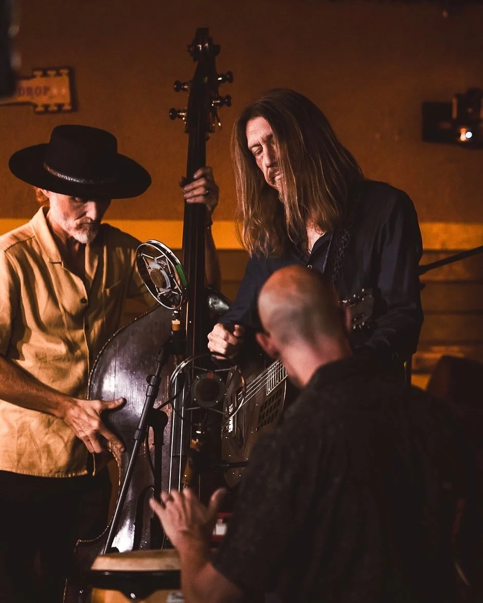 Some snapshots of our time with @bandsdobk at @americanafest 🪩🪩🪩

📸 credit: @jessgruneisenphotography 

#thewoodbrothers #puffofsmoke #AMERICANAFEST #bandsdobk #livemusic