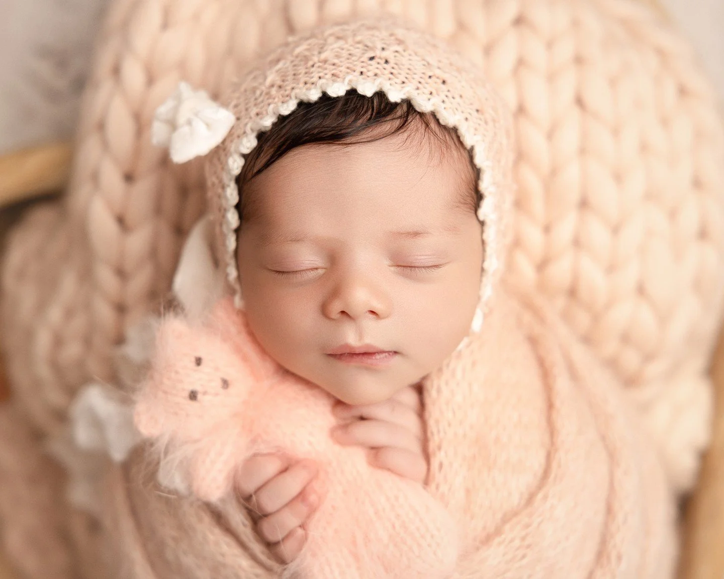 Isn't this peachy nude colour just perfect for babies during their newborn photoshoot? This little cutie pie had peach, yellow, pink, blue, beige &amp; sage green set ups during her newborn session and looked adorable in each of them! <3 #algarven
