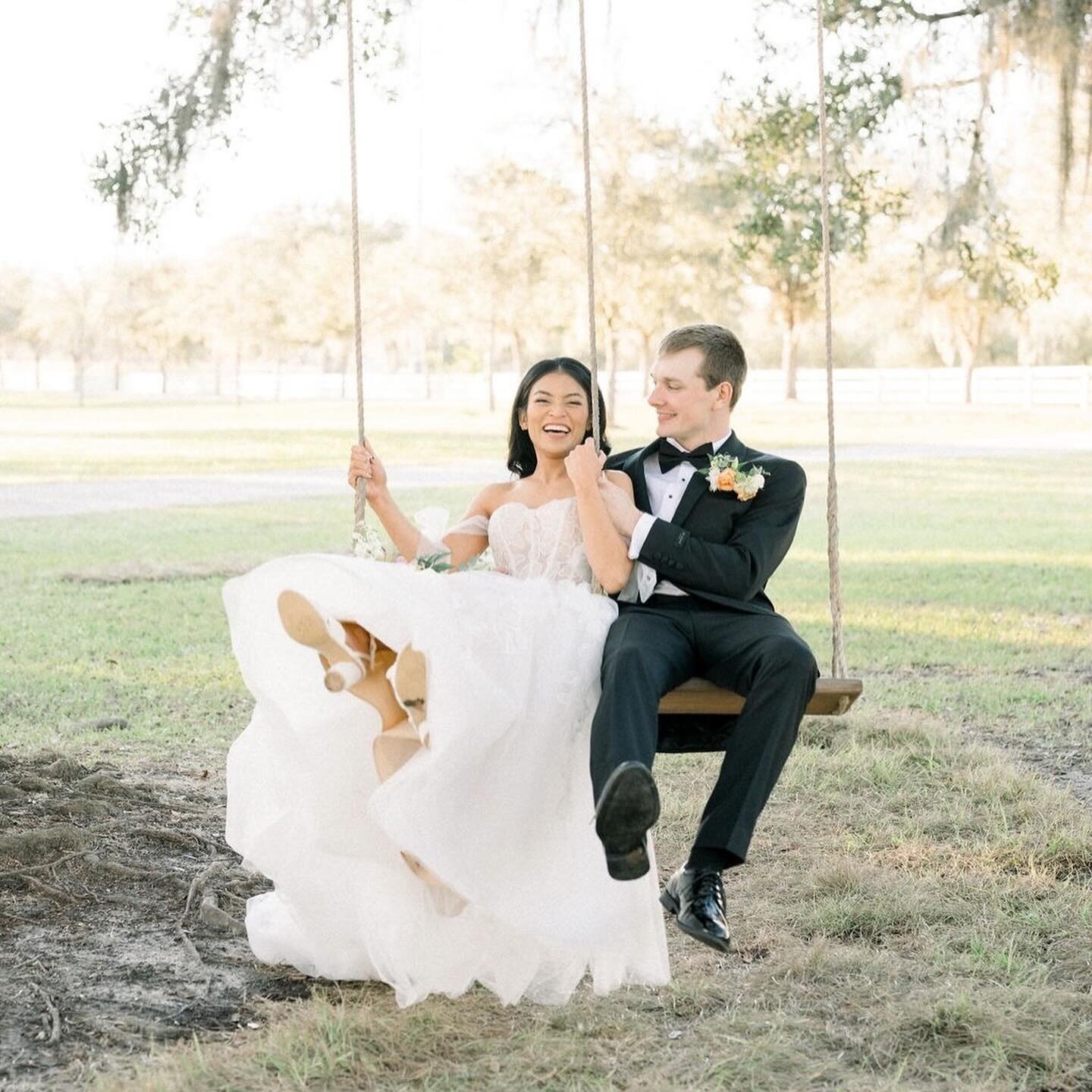 This is what winter wedding dreams are made of. 
⠀⠀⠀⠀⠀⠀⠀⠀⠀
Celebrate your best day ever at Congaree and Penn. Find pricing and information about weddings at the link in our profile.
⠀⠀⠀⠀⠀⠀⠀⠀⠀
Hot tips!
⠀⠀⠀⠀⠀⠀⠀⠀⠀
1. We offer lower venue rental rates o