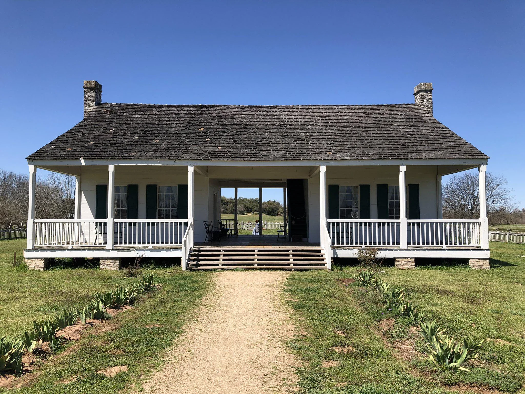 the-dogtrot-is-a-style-of-house-that-was-common-throughout-v0-cqpriy9886ad1.webp