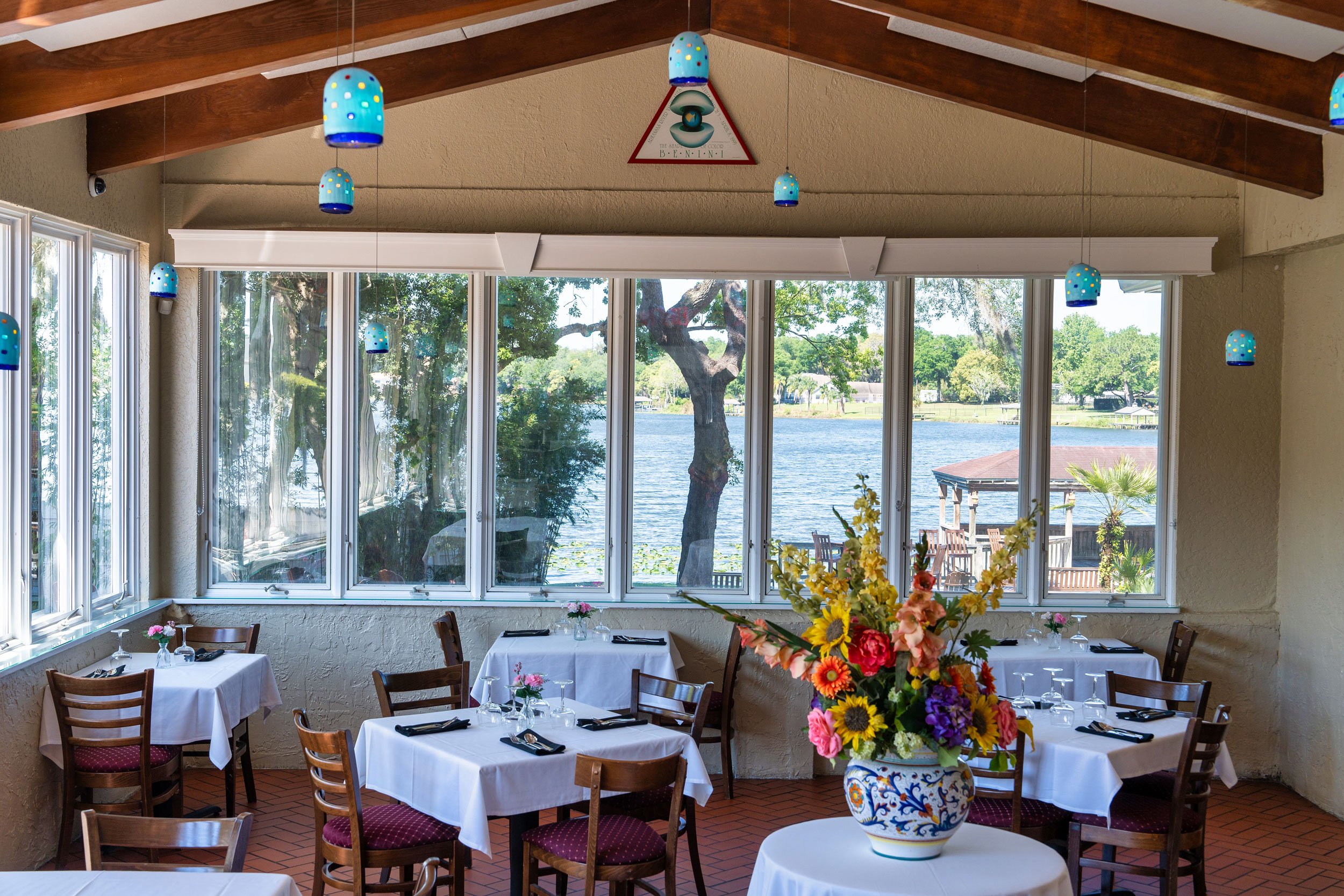 Enzos-on-the-lake-orlandos-best-italian-restaurant-private-dining-room.jpg