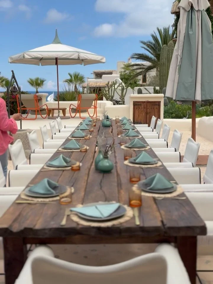 Throwback to a golden May afternoon when @fincadelicaibiza hosted the @deliciouslysortedibiza @deliciouslysortedevents team for a strategy session and alfresco lunch by chef @amit_dine. Conversations flowed and ideas sparked. 
Fincadelica isn’