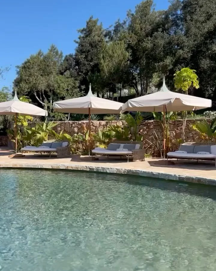 Saltwater serenity at San Lorenzo.
Tucked away in Fincadelica’s lush, landscaped gardens, the pool is more than a place to swim, it’s a place to slow down, reset, and reconnect. 
Surrounded by natural textures and the sound of silence,