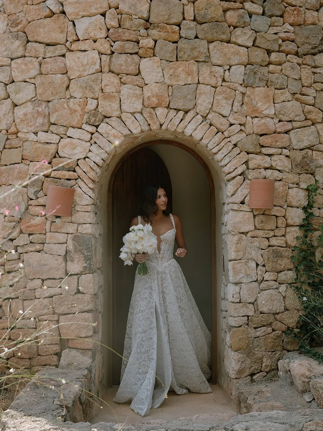 A wedding at San Lorenzo isn&rsquo;t just an event, it&rsquo;s an immersion into the soul of Ibiza.

Stone walls steeped in history. Wild olive groves draped in lights. And a setting where barefoot beauty meets elevated elegance.

Every detail, from 