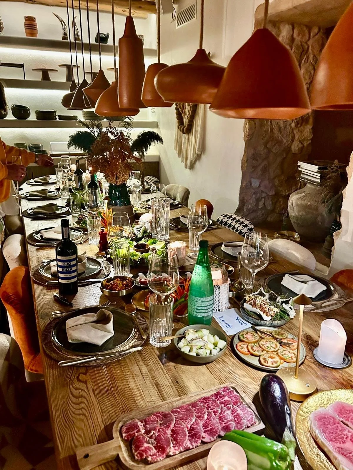 An evening of connection, flavour and heartfelt celebration at Fincadelica.

In honour of a dear friend, @fincadelicaibiza hosted a special private dinner in collaboration with @deliciouslysortedibiza an intimate gathering set beneath the trees, wher