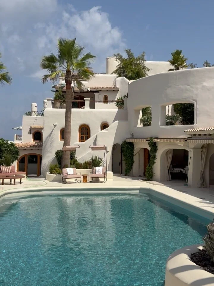 Pool views at Fincadelica Xarraca. 

Bliss. 

#ibizavilla #barefootluxury #luxuryibiza #luxuryhome #ibizavillas