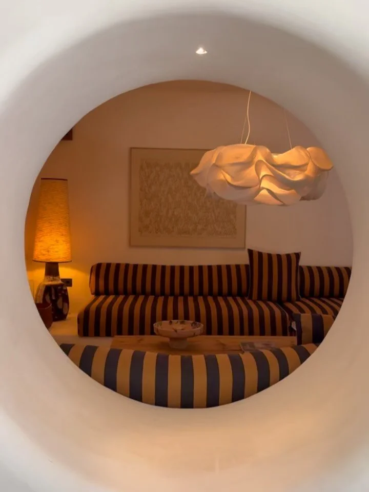 With extraordinary Mediterranean views from every angle, Fincadelica Xarraca&rsquo;s sumptuous bedroom suites are opulent, light-flooded spaces that fuse creamy, textural interiors, luxurious amenities and iconic design details. Elegant bathrooms, th