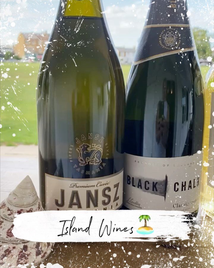 Last night was an epic Island hopping adventure, no boat required! 🍷⛵️ 

First stop: Tasmania with Jansz Premium Cuv&eacute;e NV 🇦🇺. A sparkling start that got the party started!

Next: A British invasion with Black Chalk Classic Cuv&eacute;e 2018