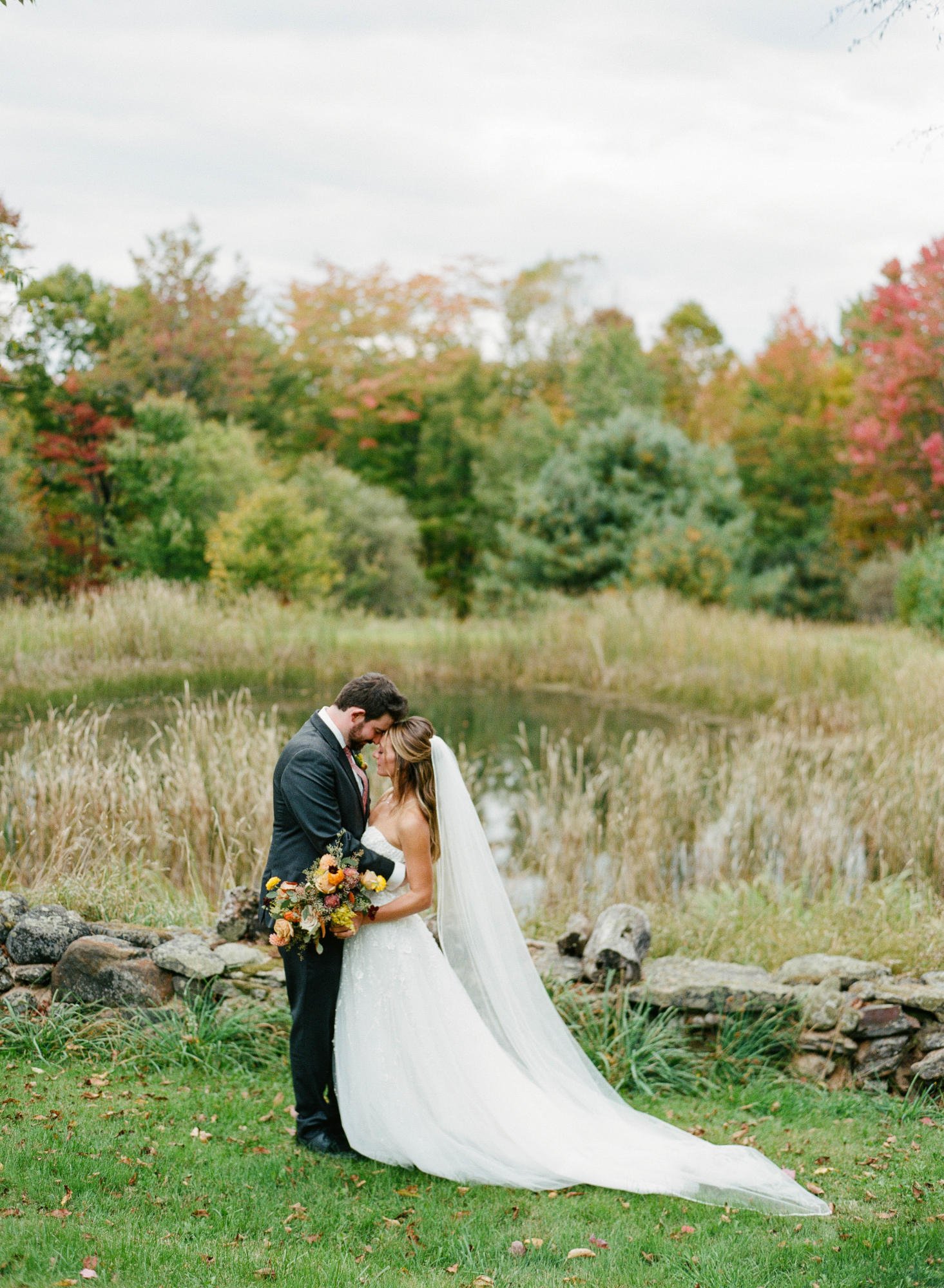 Fall-Wedding-Portraits-Bridal-Bouquet.jpg