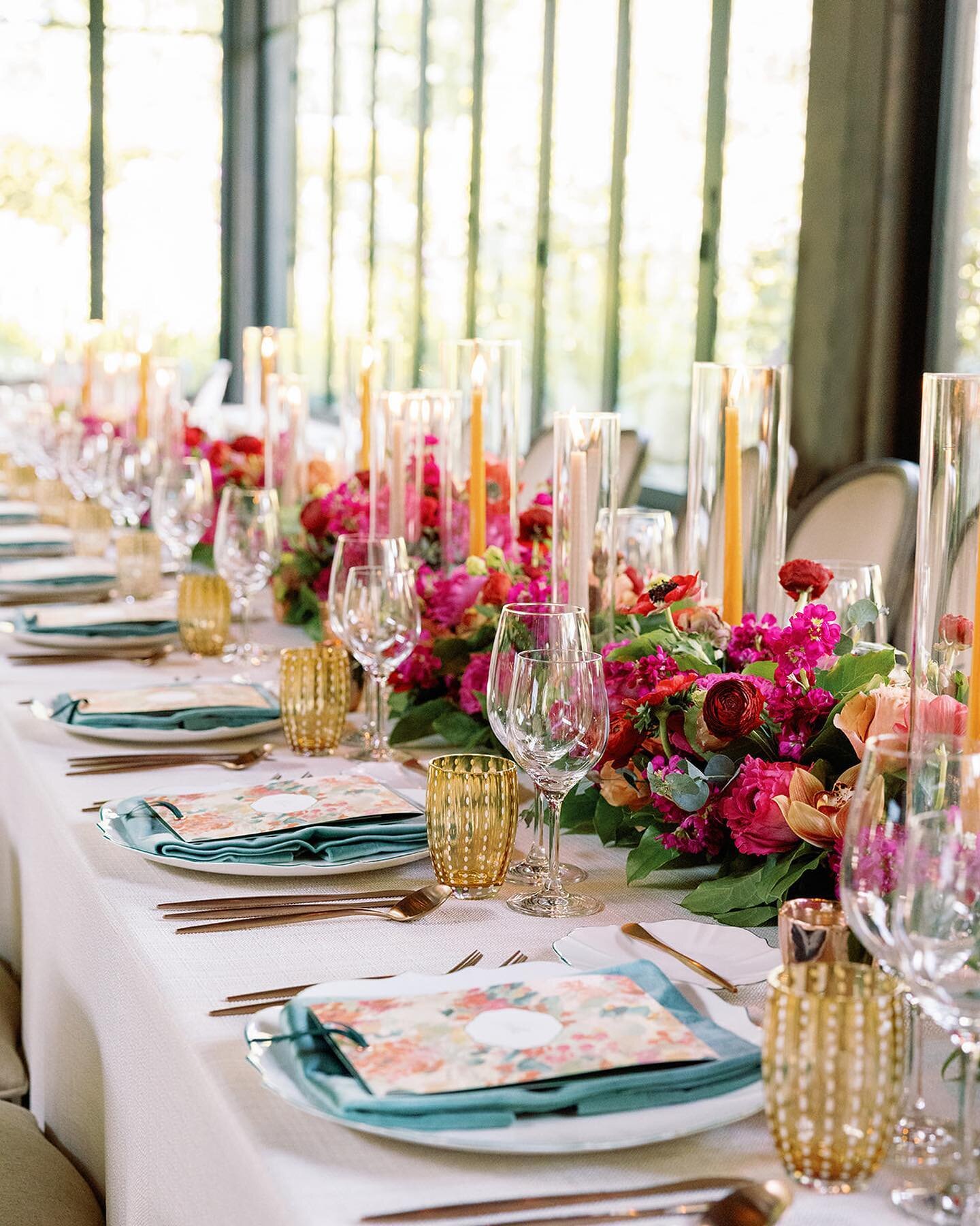 Our favorite time on a wedding day? When the sun is setting as guests are seated and the party flows effortlessly from dinner to toasting and dancing all while the sky darkens and the candlelight glow gets brighter by the moment. ✨

Planning, Design 