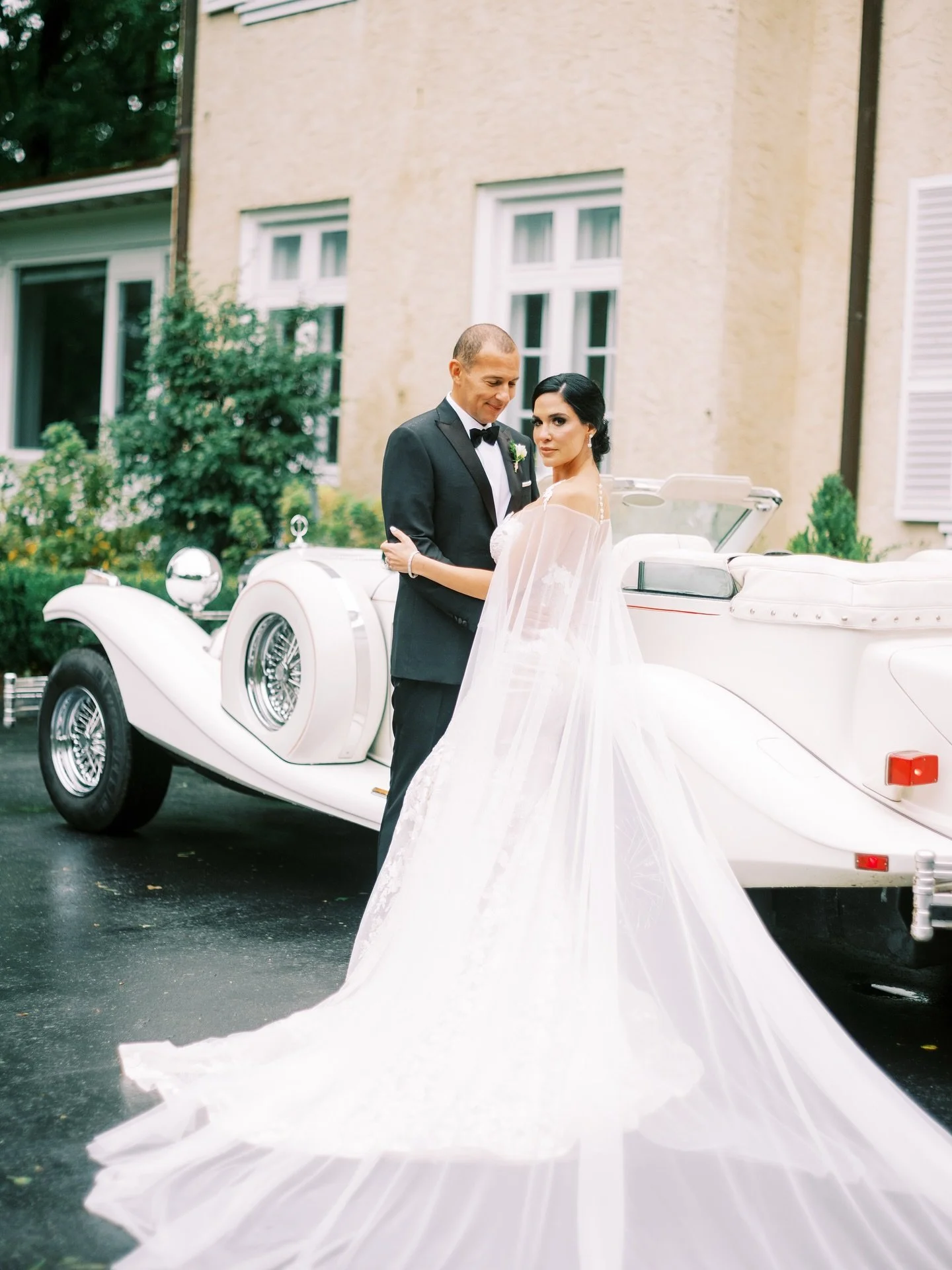 As autumn settles in, we&rsquo;re reminded of Christy + Ivo&rsquo;s wedding -  a celebration that embraced the season&rsquo;s depth and drama. Dark hunter greens, midnight blues, and trailing vines transformed their sailcloth tent into a space both i