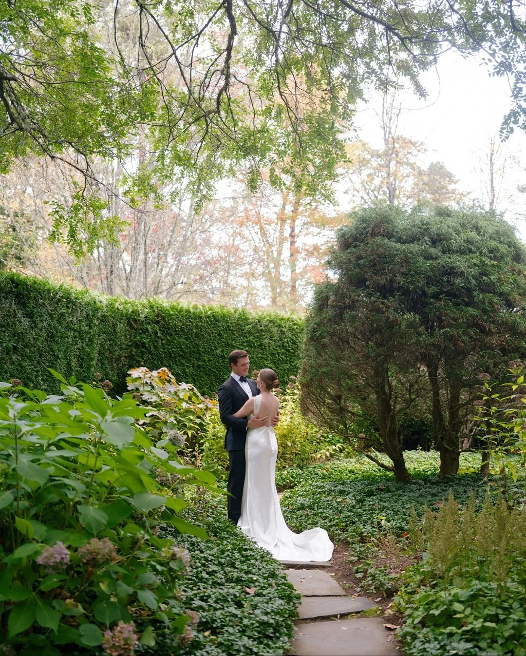 Alice and Andrej&rsquo;s wedding in Highlands was a reflection of who they are... gracious, grounded, and deeply connected to family. Autumn revealed its finest form that weekend with crisp mountain air, golden light, and a design palette that mirror