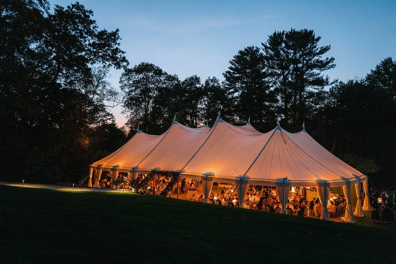  A custom sailcloth tent installed over the tennis courts at the Mayflower Inn in Connecticut 