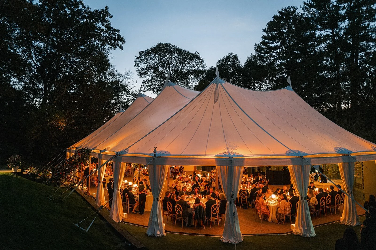  A custom sailcloth tent installed over the tennis courts at the Mayflower Inn and Spa in Litchfield County, Connecticut 