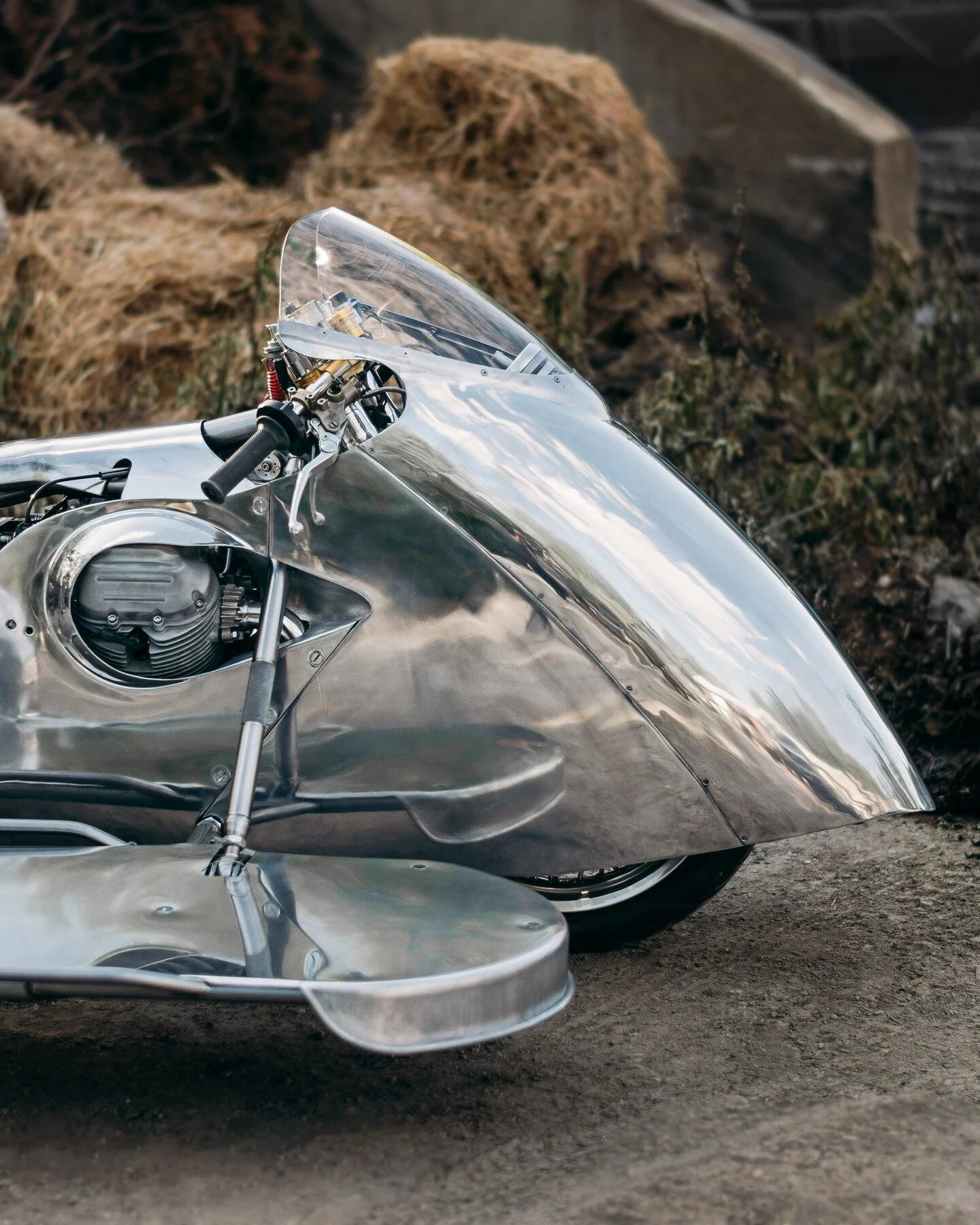 I've had the privelage to shoot at least 4 of the incredible custom bikes that are on their way to @mamatriedshow this year. Honored! This is also your chance to see a few builds that don't end up east of the Mississippi that often. Ya'll should be t