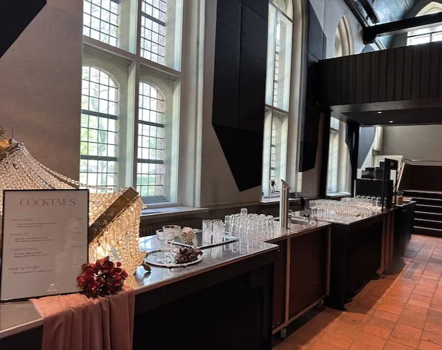 12. Bar foyer · bar.jpeg