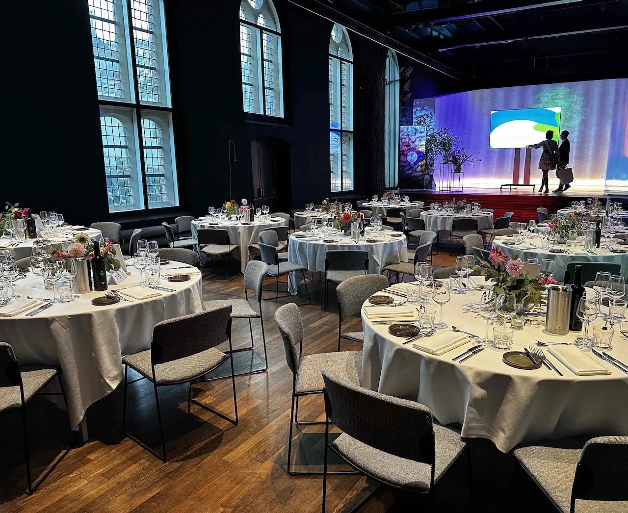 3b. Grote zaal · diner setting  copy.jpeg