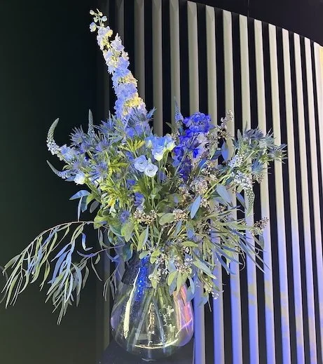 Vaas wit en blauwe bloemen - 1.jpeg