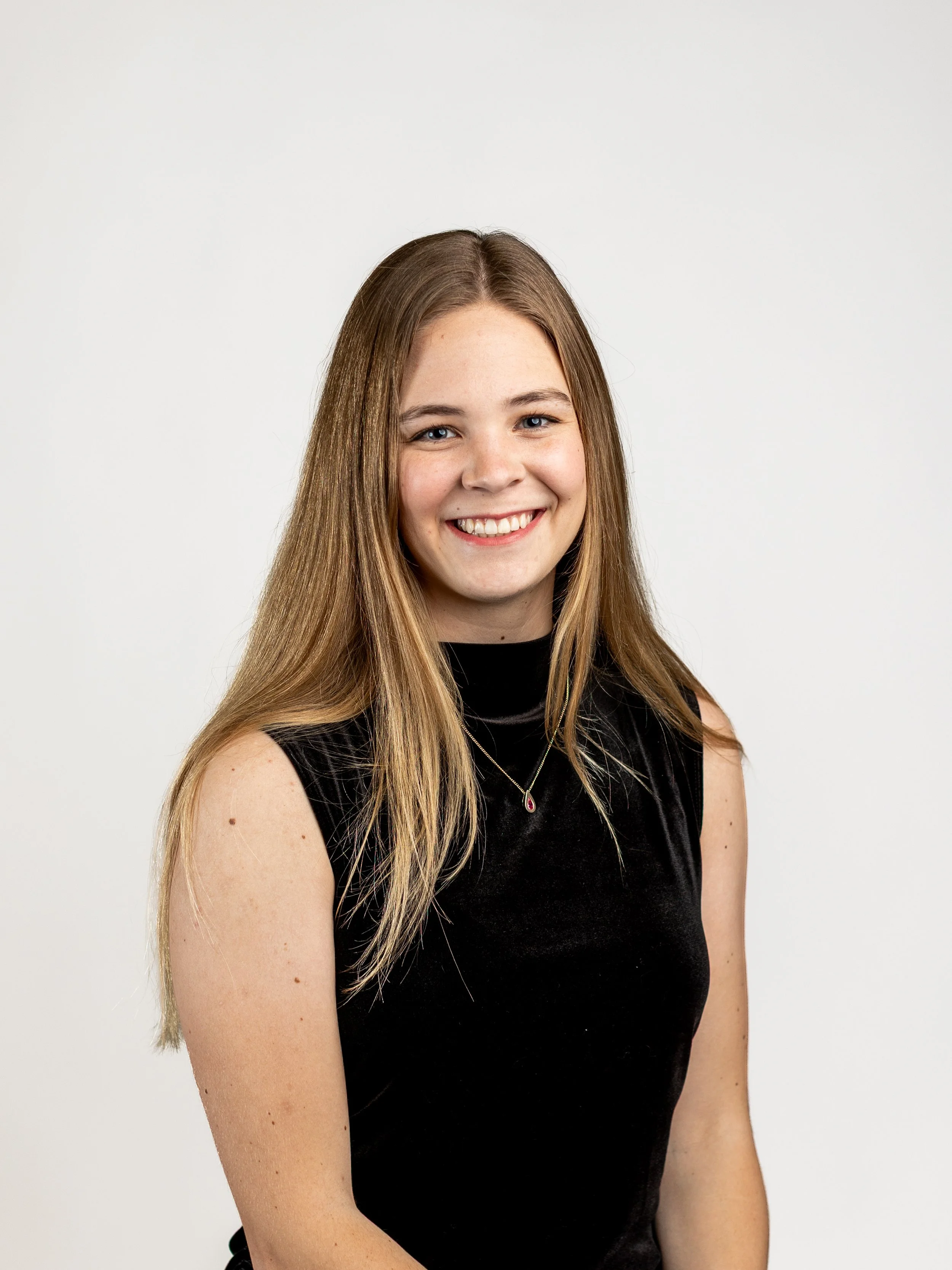 lauren headshot.jpg