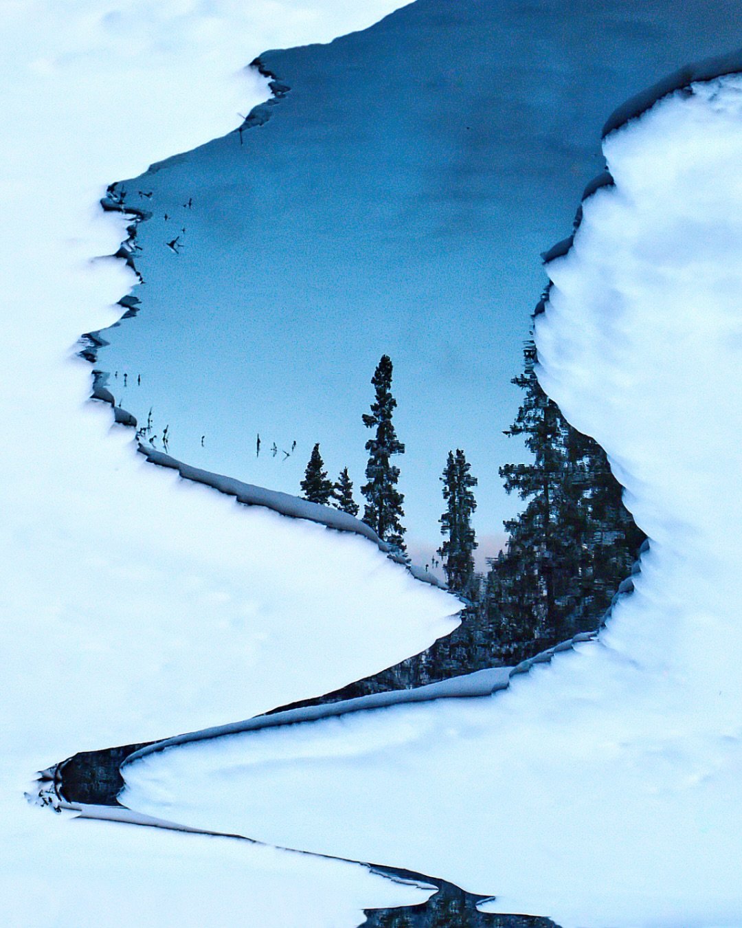 📷 Lightvisions Exhibit
&ldquo;Ice-Free Illusion&rdquo; by Douglas Yates

A fracture in winter reveals a hidden world &mdash; reflection, horizon, and silence held together by the softest touch of light.

🖤 Our new call for entry is open: Black &amp