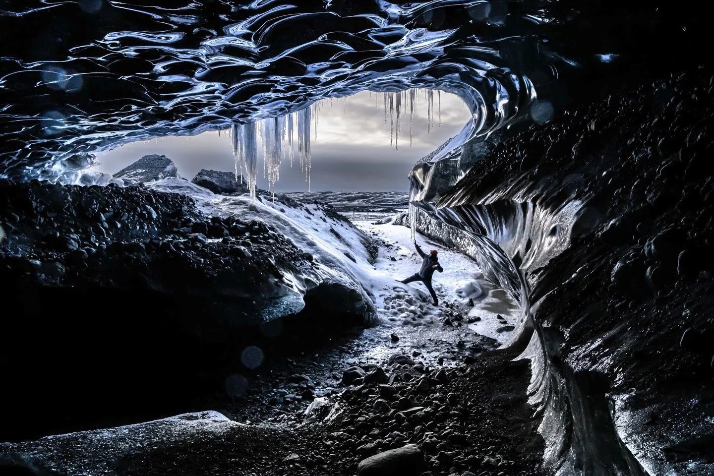 📷 Travel Dreams Exhibit
&ldquo;Ice Cave near Glacier Lagoon&rdquo; by @createwithphotos

A frozen cathedral carved by time, where light filters through sculpted ice and the land feels both ancient and alive. This image invites us into a fleeting wor