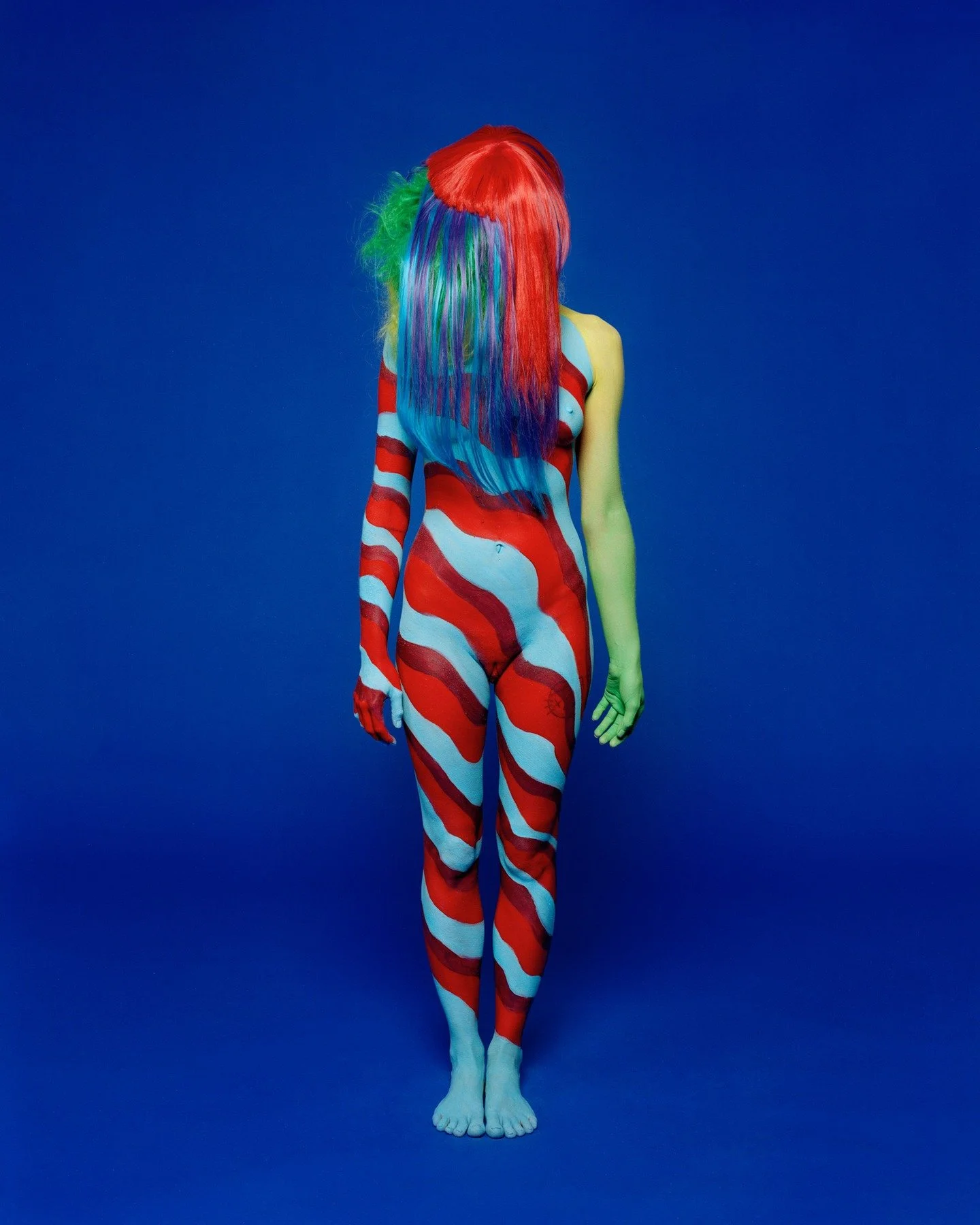 📷 Inspiring Photographer Grant
&ldquo;Womaneroes #4&rdquo; by Eliska Sky

The body becomes canvas. Color becomes statement.
Eliska Sky reclaims the female form as something bold, playful, and unapologetically powerful. A space where beauty expands, 