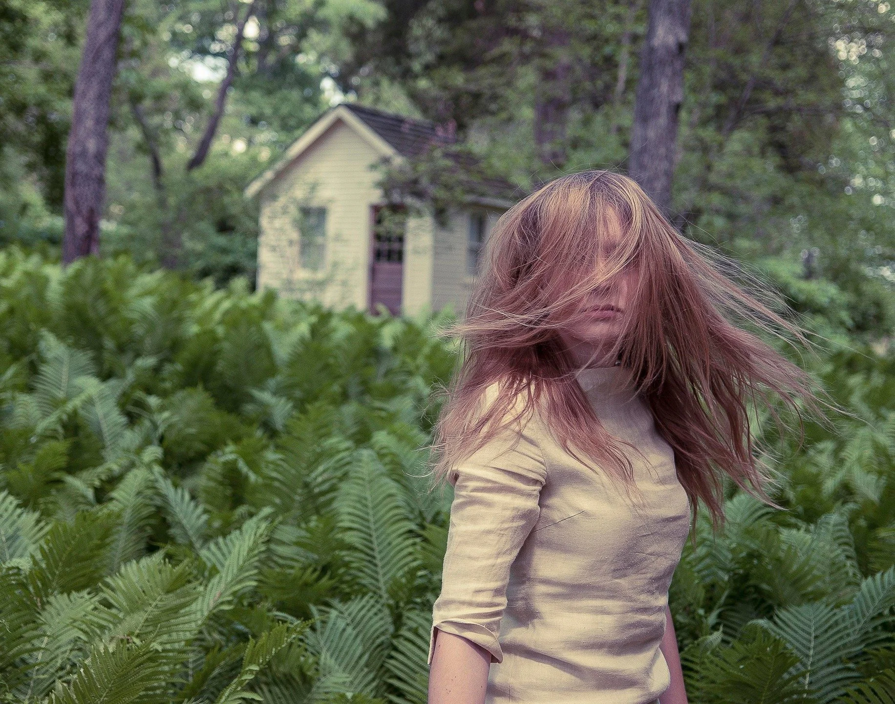 📷 &ldquo;La Femme! Framing the Feminine&rdquo; Exhibit
&ldquo;Ruminations&rdquo; by Krista Frohling

A moment caught between stillness and movement.
Thoughts drift, untethered, somewhere between body and landscape.

🖤 Mind as motion.
✨ Presence as 