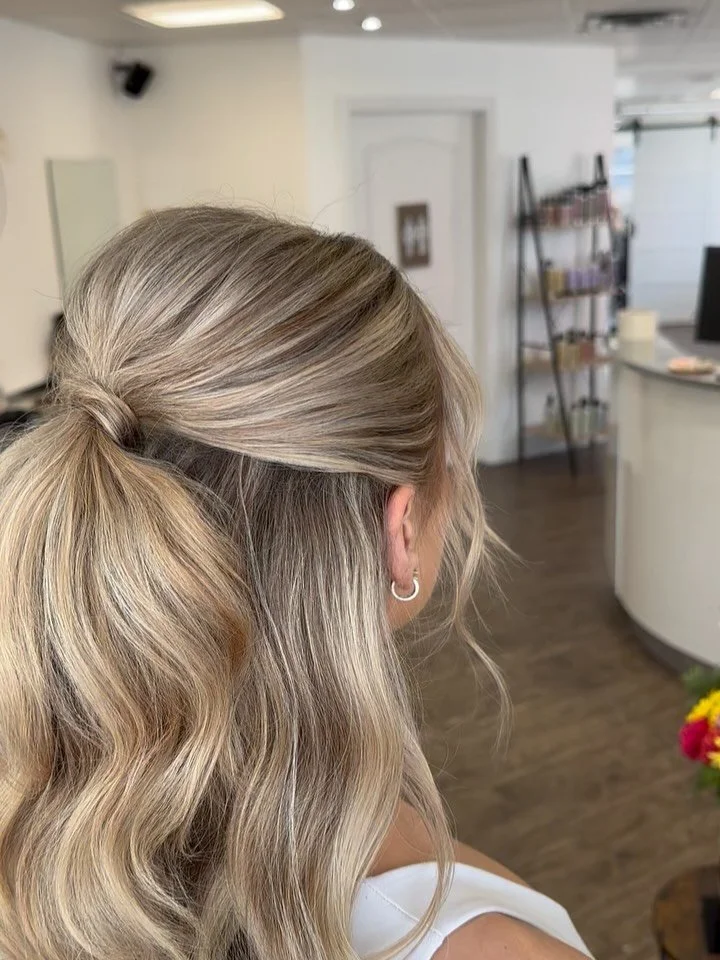 This bridal trial is so stunning and I loved seeing it previewed in engagement photos 😍
@scotthwilson photography 
#bridalhairstyle #princeedwardcounty #bellevilleontario #bridaltrial