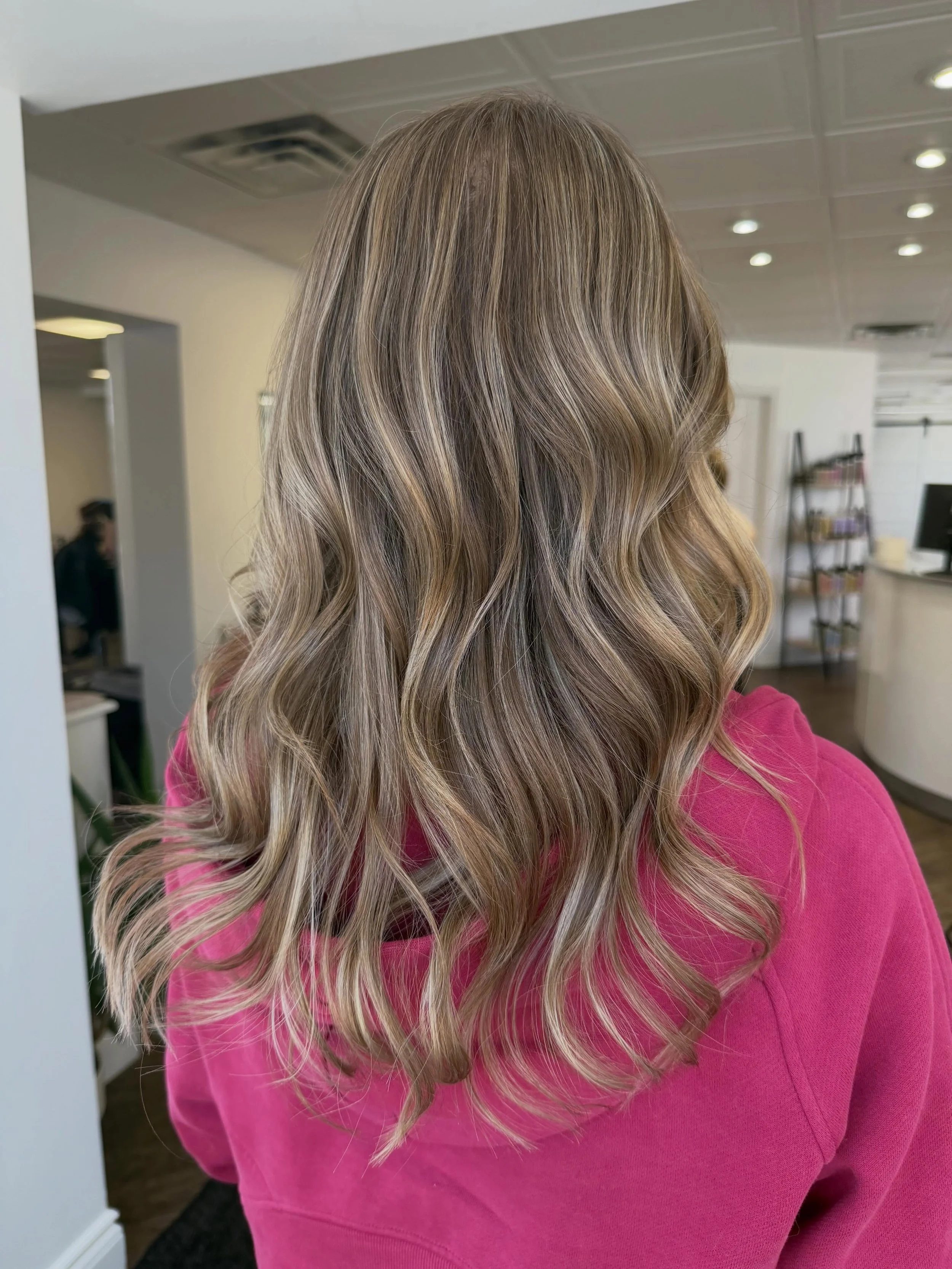 Summer feels like it&rsquo;s finally here!! ☀️im loving all the sun kissed balayages! If your looking for a summer glow up call @september.salon or dm to secure an appointment ☺️

#summer #balayage #sunkissed #hairstylist
