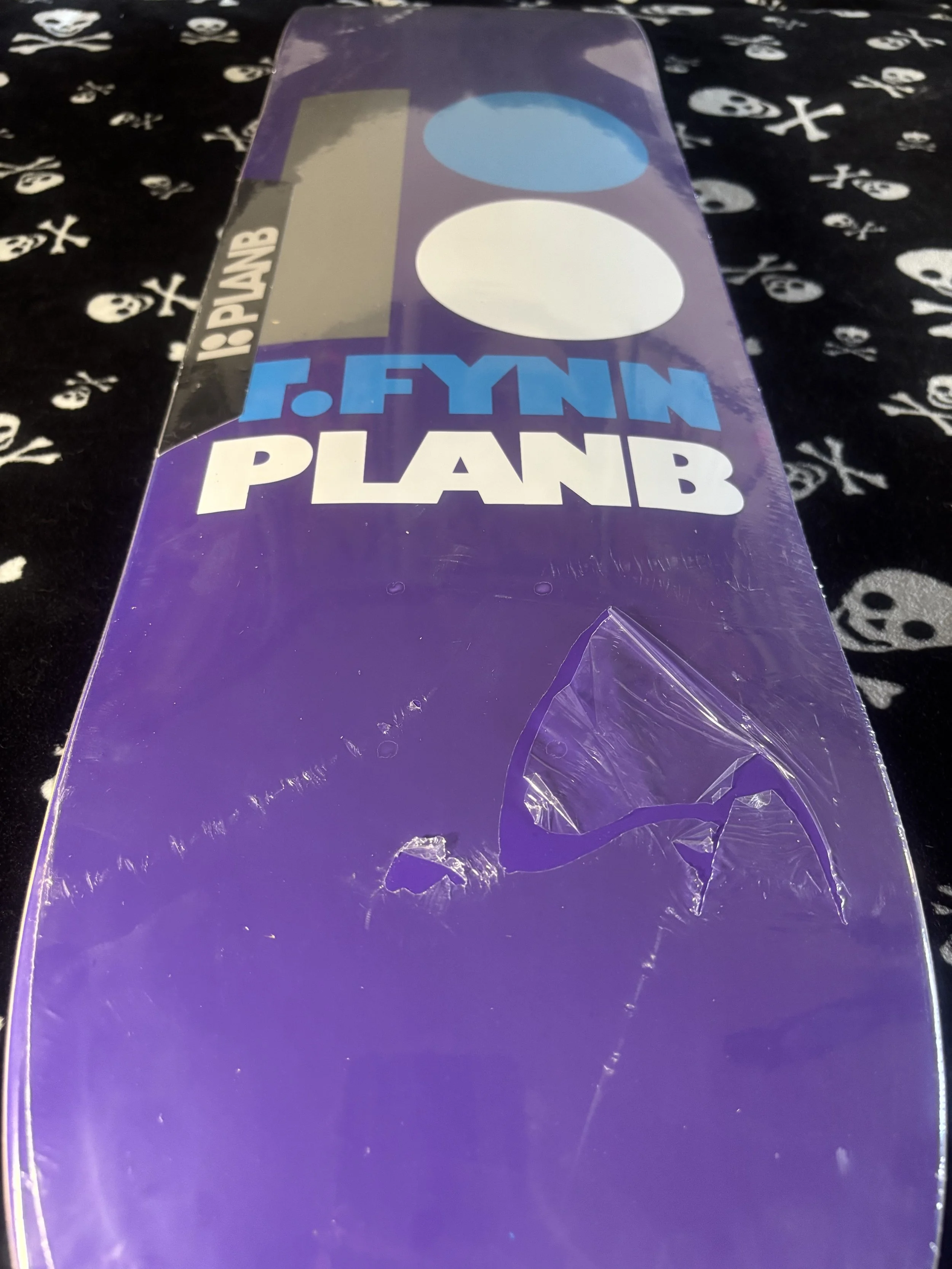 PLAN B~ CLASSIC SKATEBOARD DECK