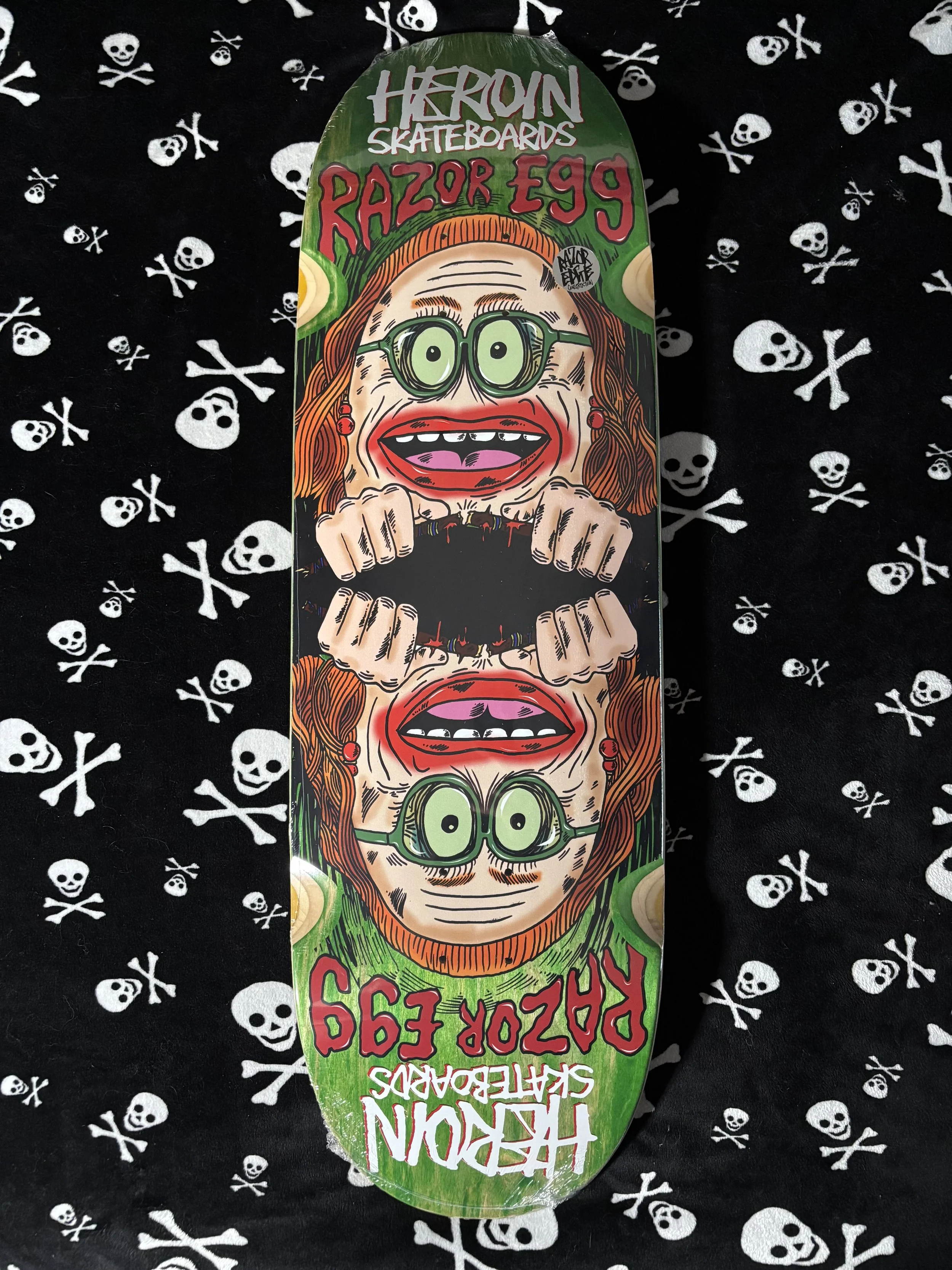 HEROIN~ AUNTIE RAZOREGG SKATEBOARD DECK