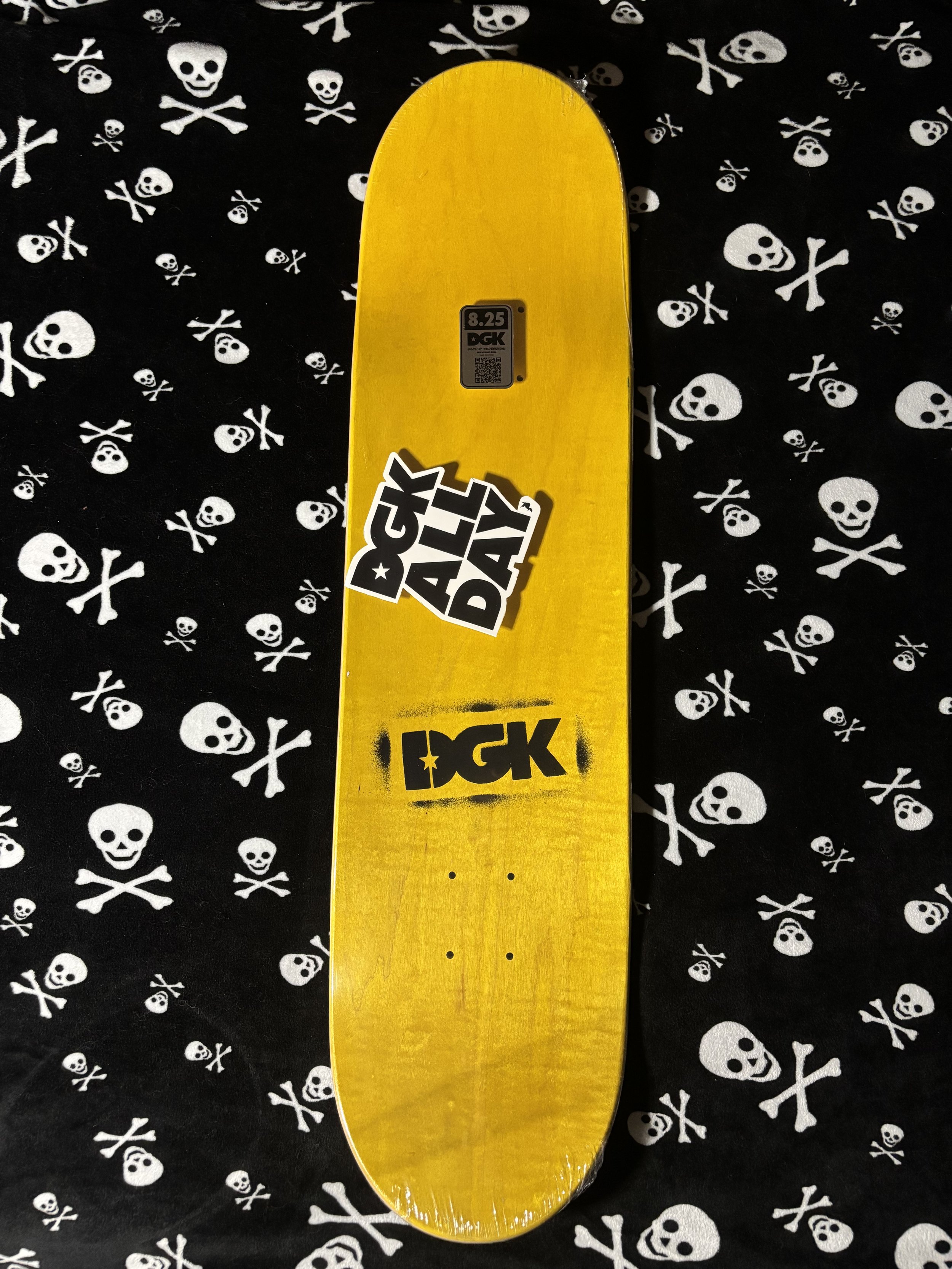 DGK~  LUCKY CAT WHITE 8.25" SKATEBOARD DECK