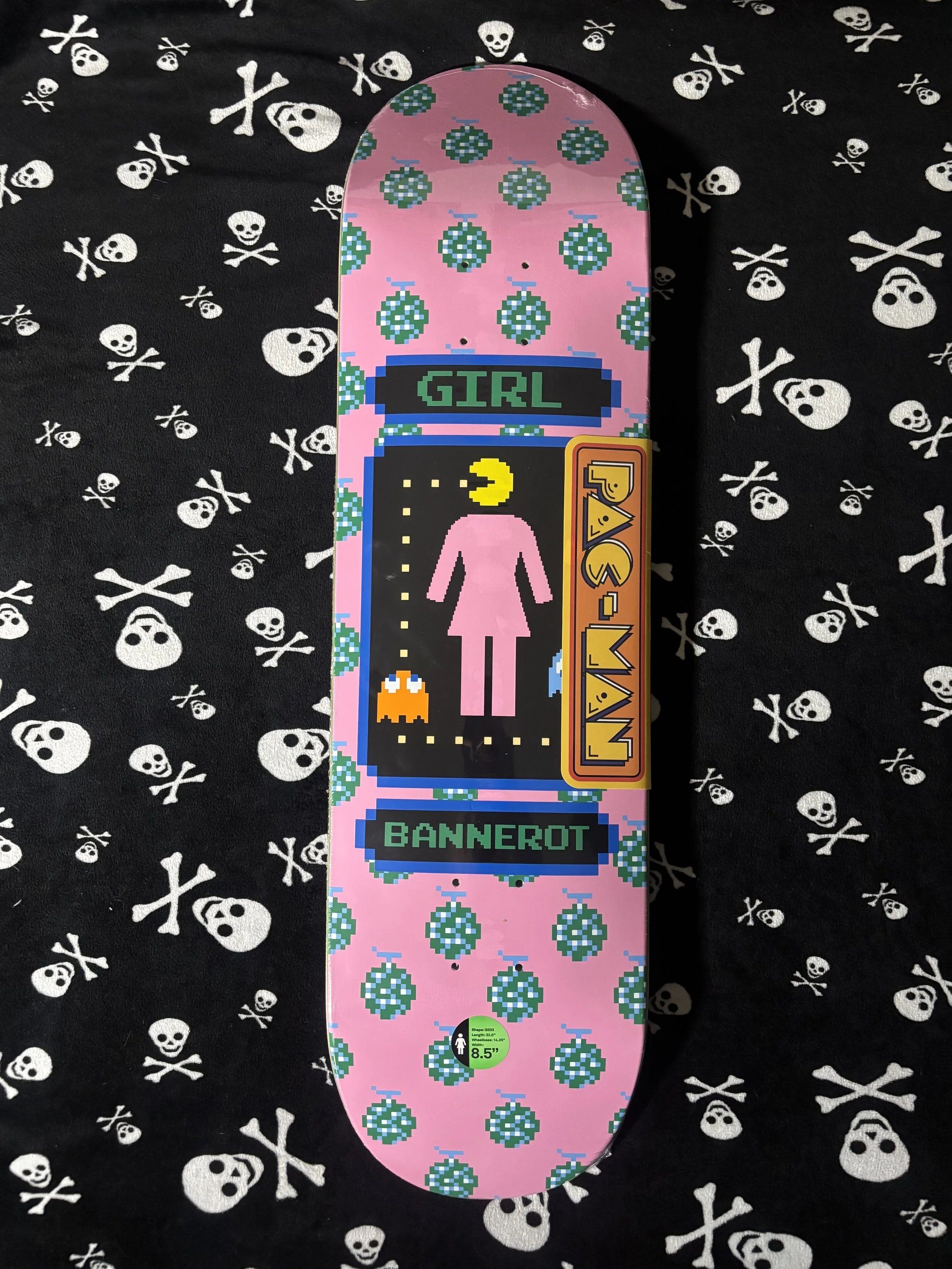 GIRL~ BANNEROT PAC-MAN SKATEBOARD DECK