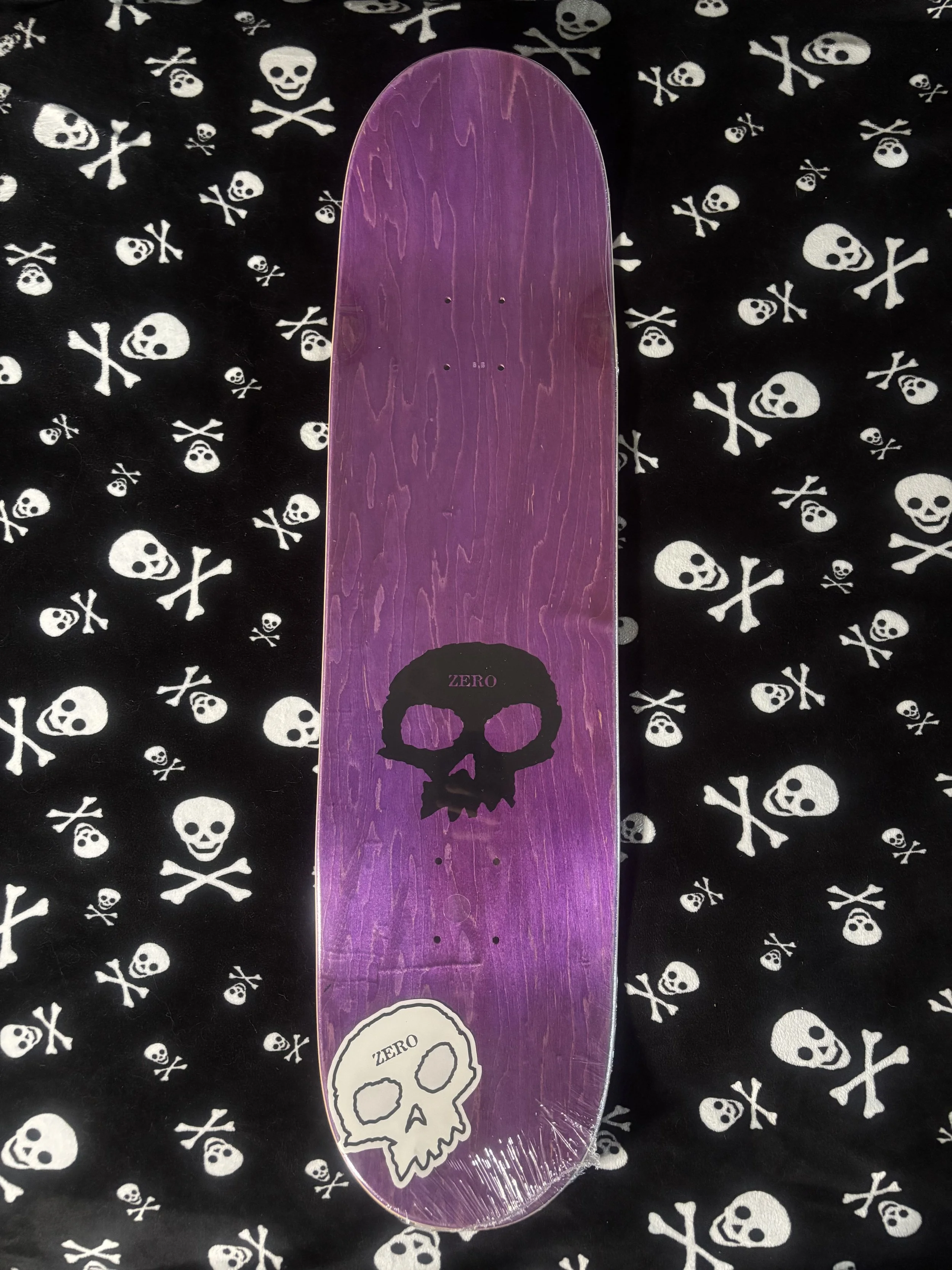 ZERO~ 3 SKULL FLAMES SKATEBOARD DECK