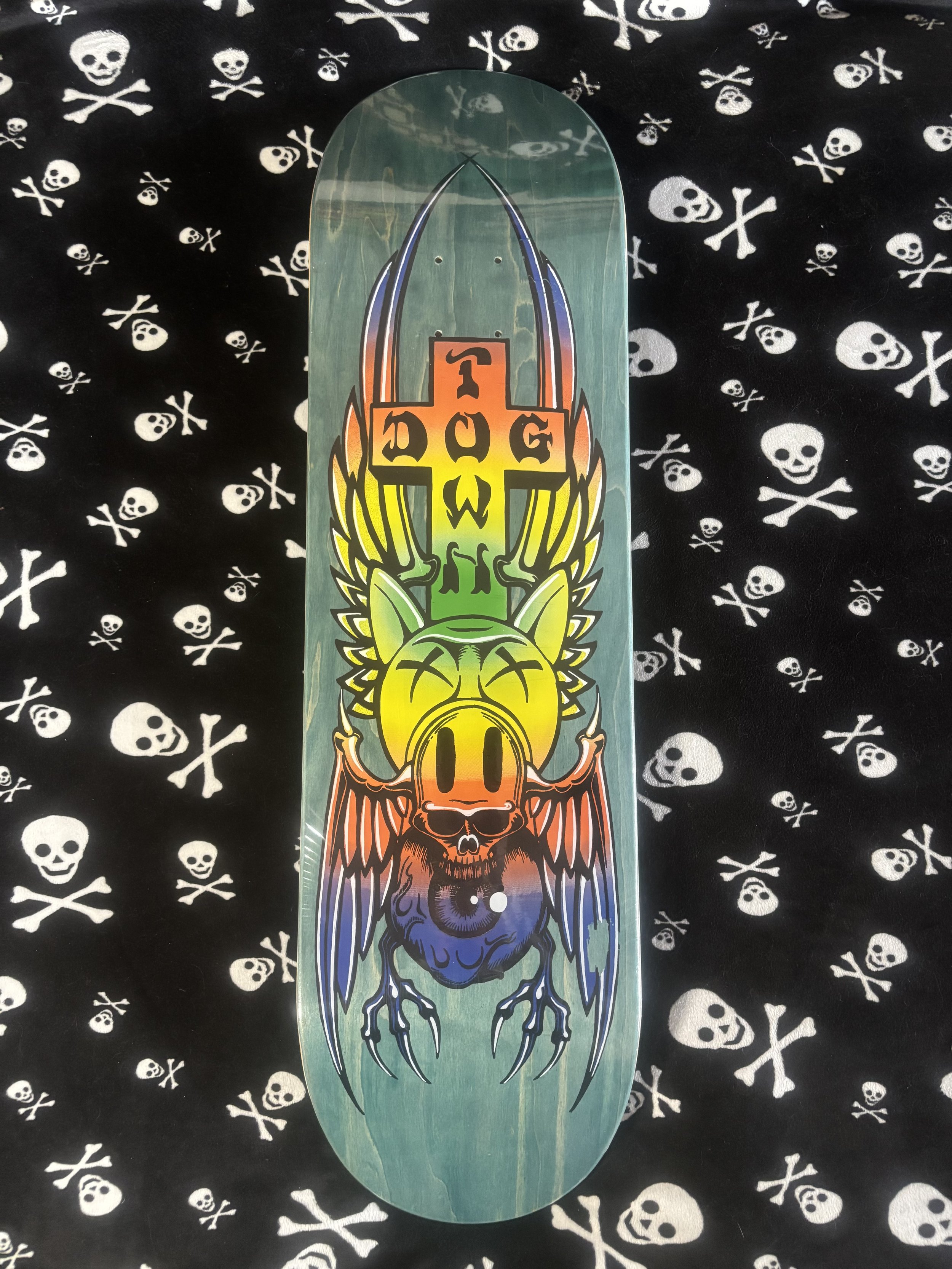 DOGTOWN~ PIG SKULL SKATEBOARD DECK
