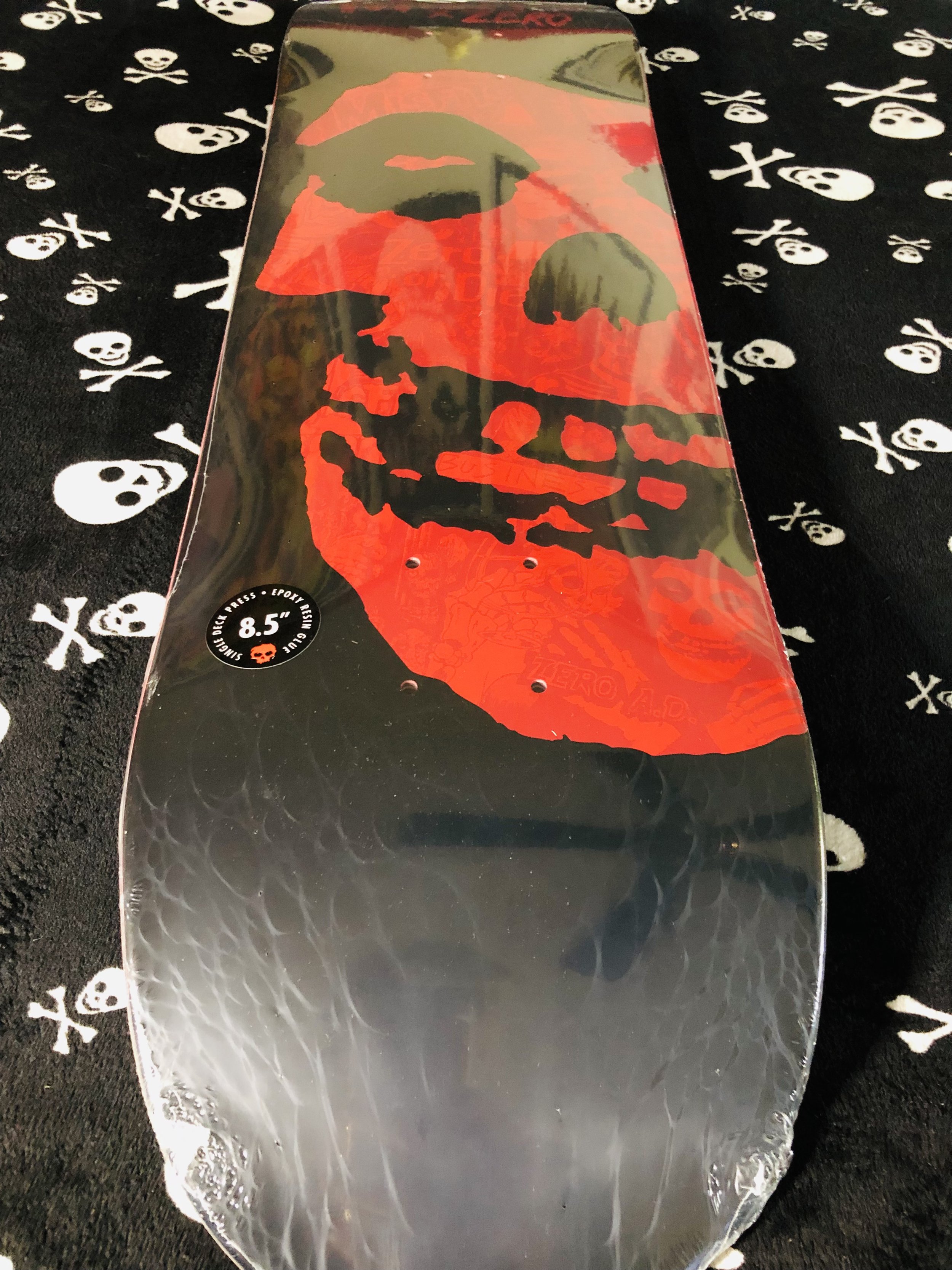 ZERO~ ZERO X MISFITS COLLAGE RED SKATEBOARD DECK
