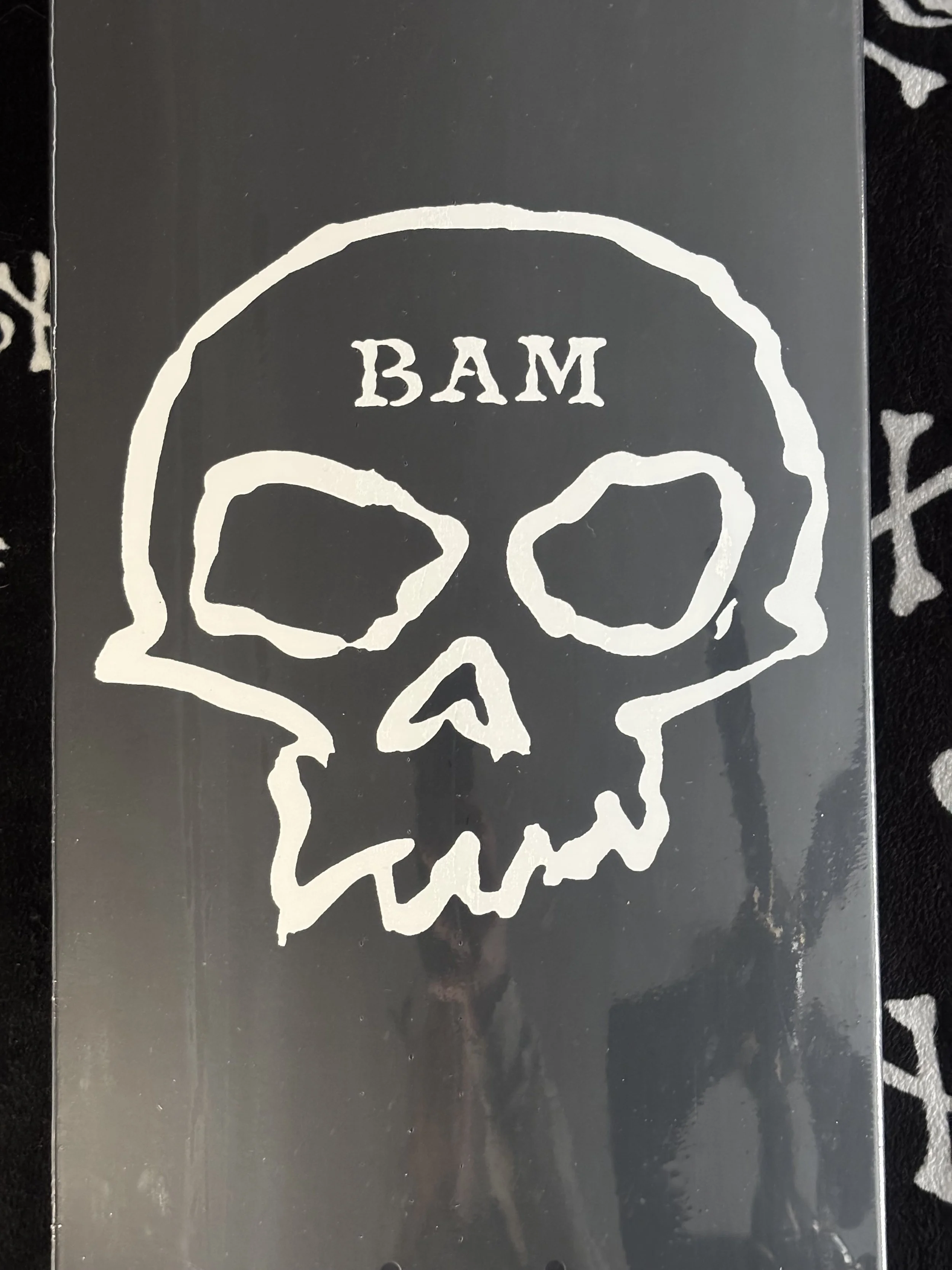ZERO~ BAM SINGLE SKULL BLACK / WHITE SKATEBOARD DECK