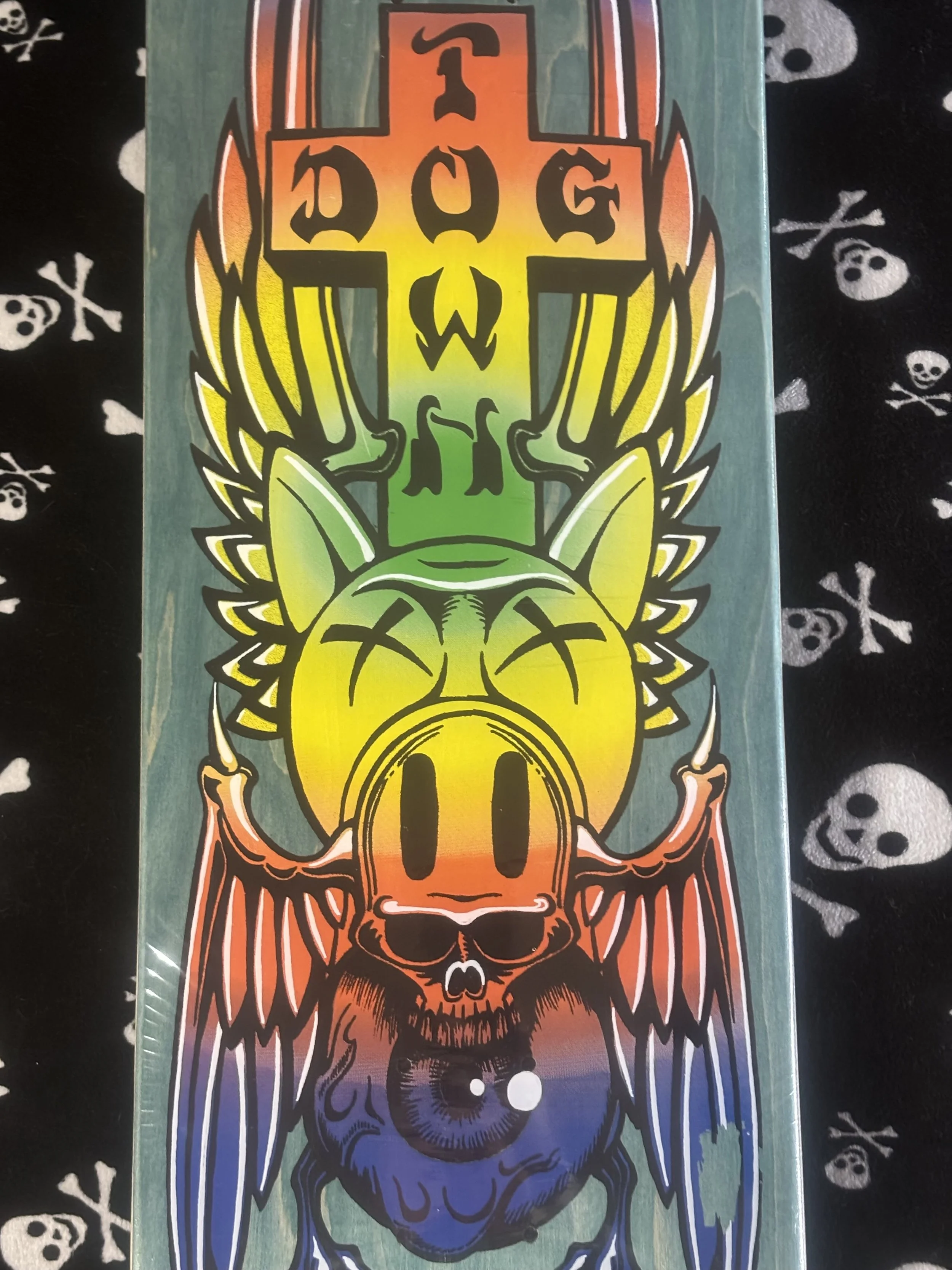 DOGTOWN~ PIG SKULL SKATEBOARD DECK