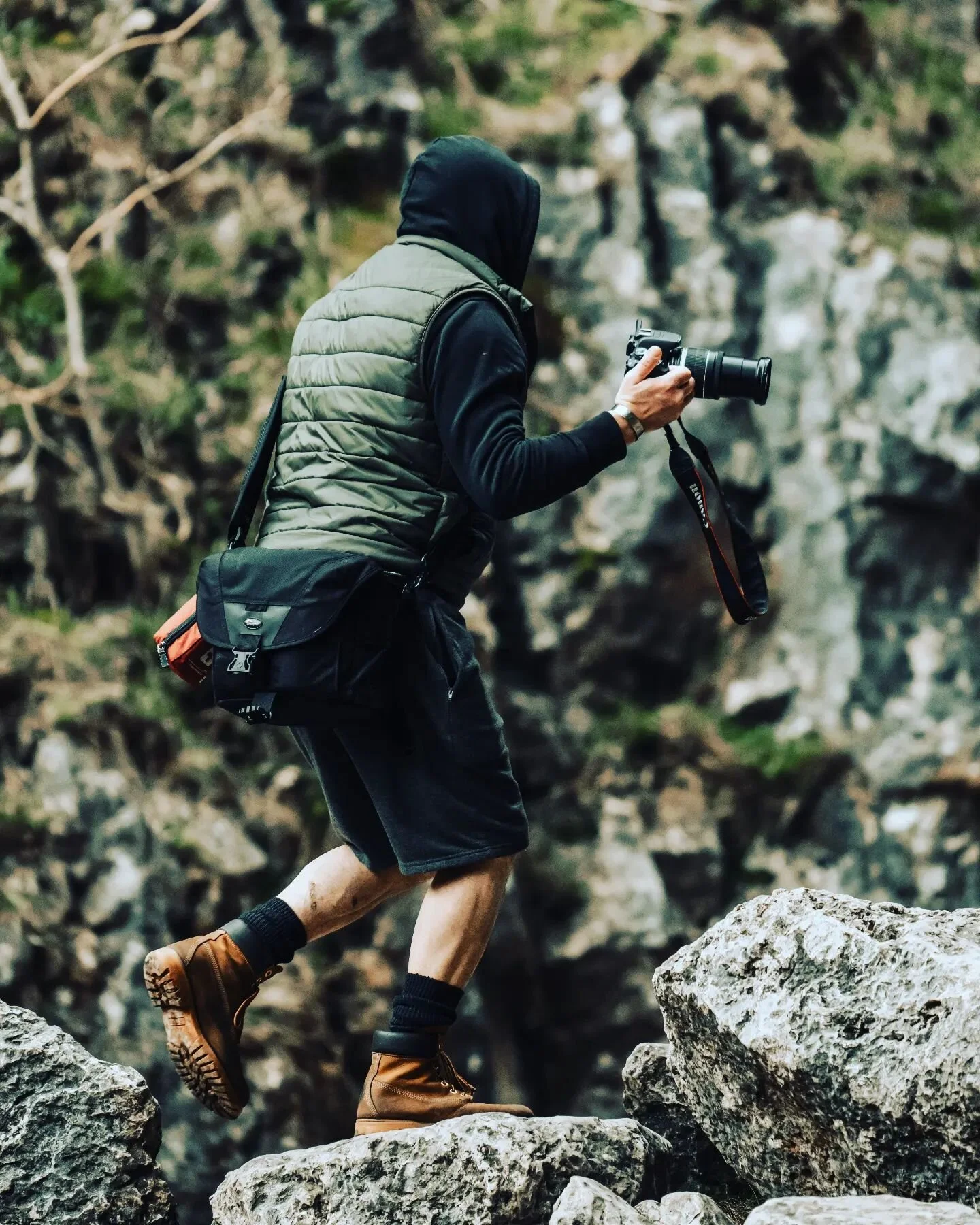 Another Photographer on their own mission to get that perfect shot at the very photogenic #gordalescar 
#yorkshirephotographer #adventurephotography #adventurelifestyle #photoadventure #lifestylephotography #shotonlumix #lumixs5ii #sigma60600mmsports